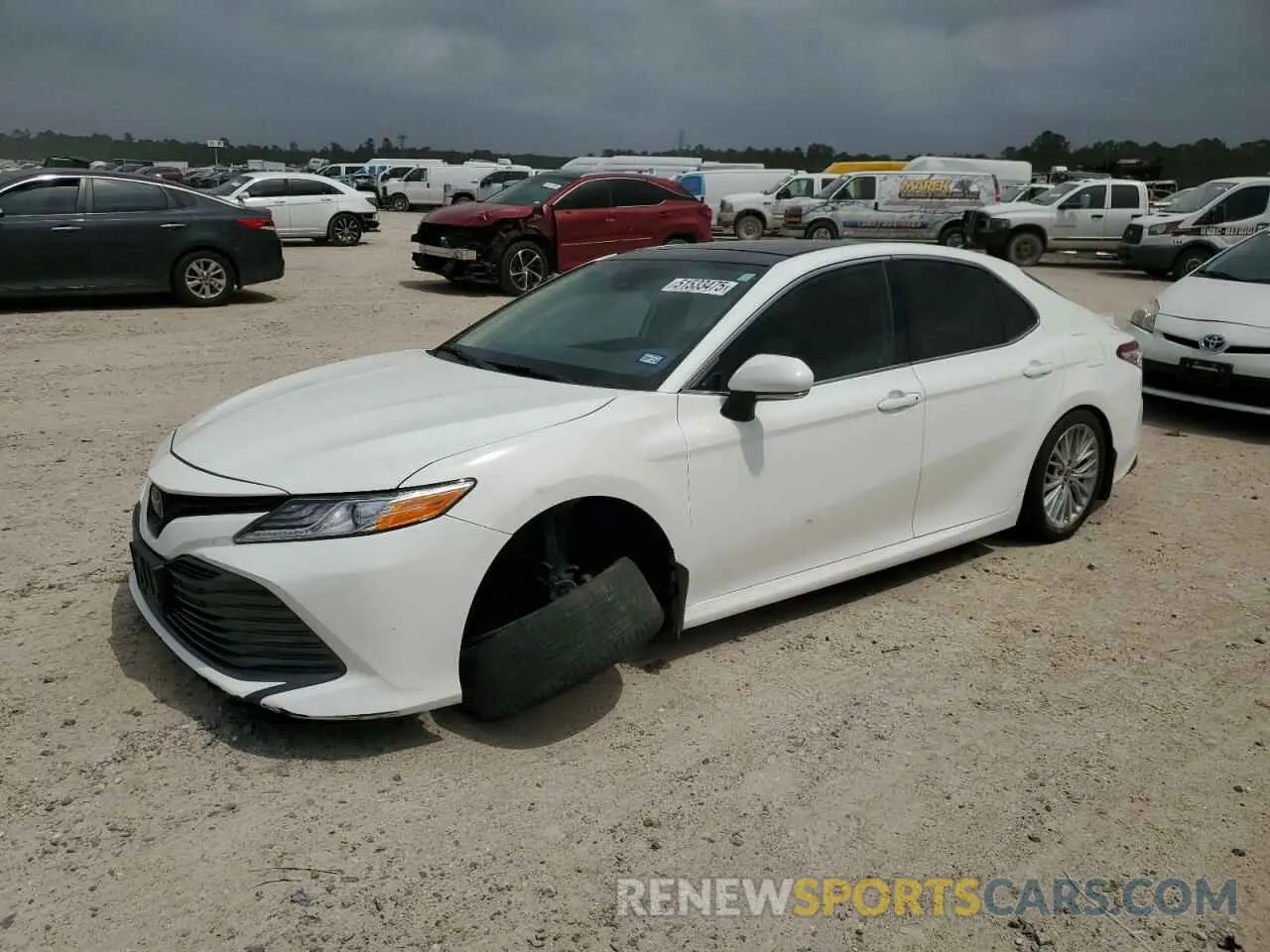1 Photograph of a damaged car 4T1F11AK9LU975747 TOYOTA CAMRY 2020