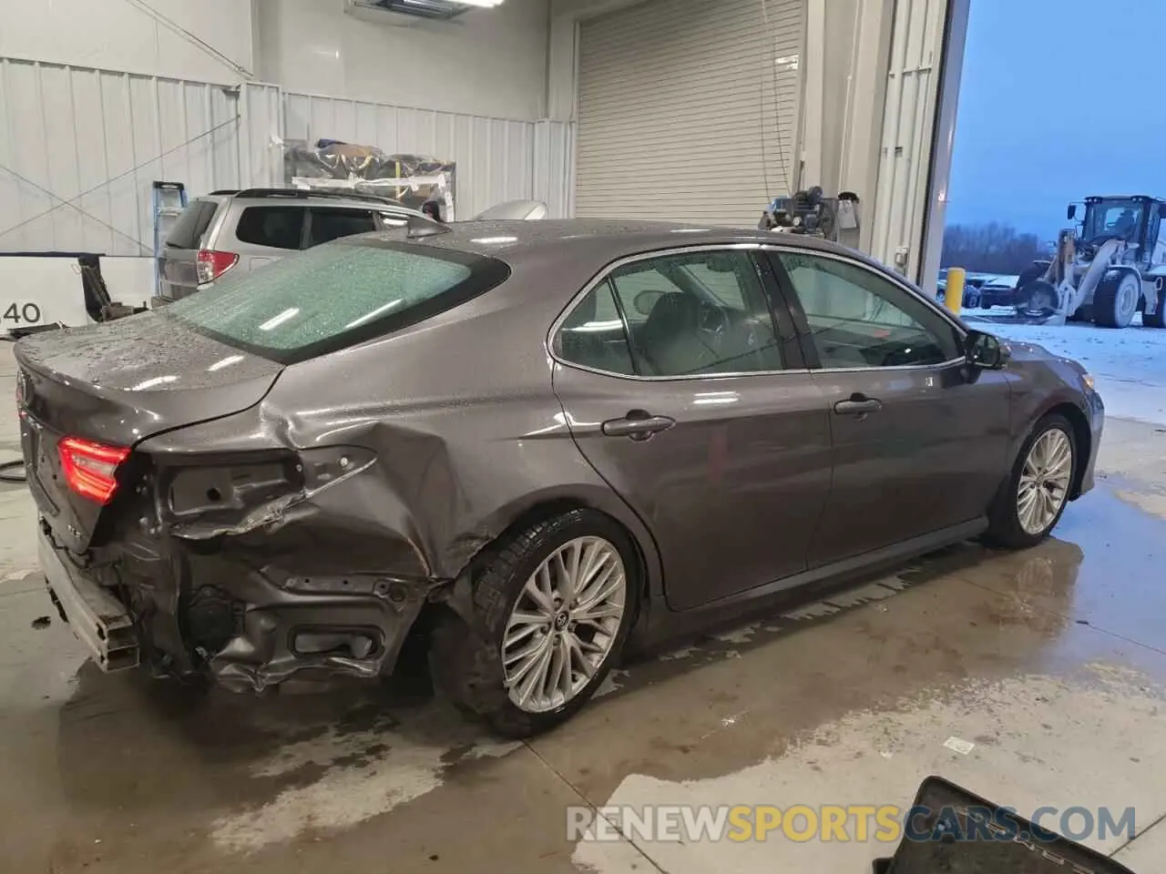 3 Photograph of a damaged car 4T1F11AKXLU863359 TOYOTA CAMRY 2020