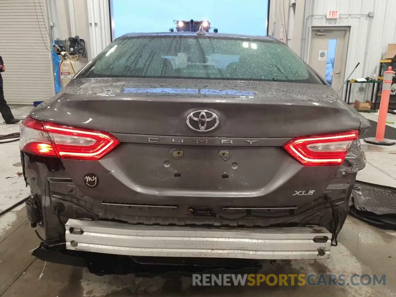 6 Photograph of a damaged car 4T1F11AKXLU863359 TOYOTA CAMRY 2020