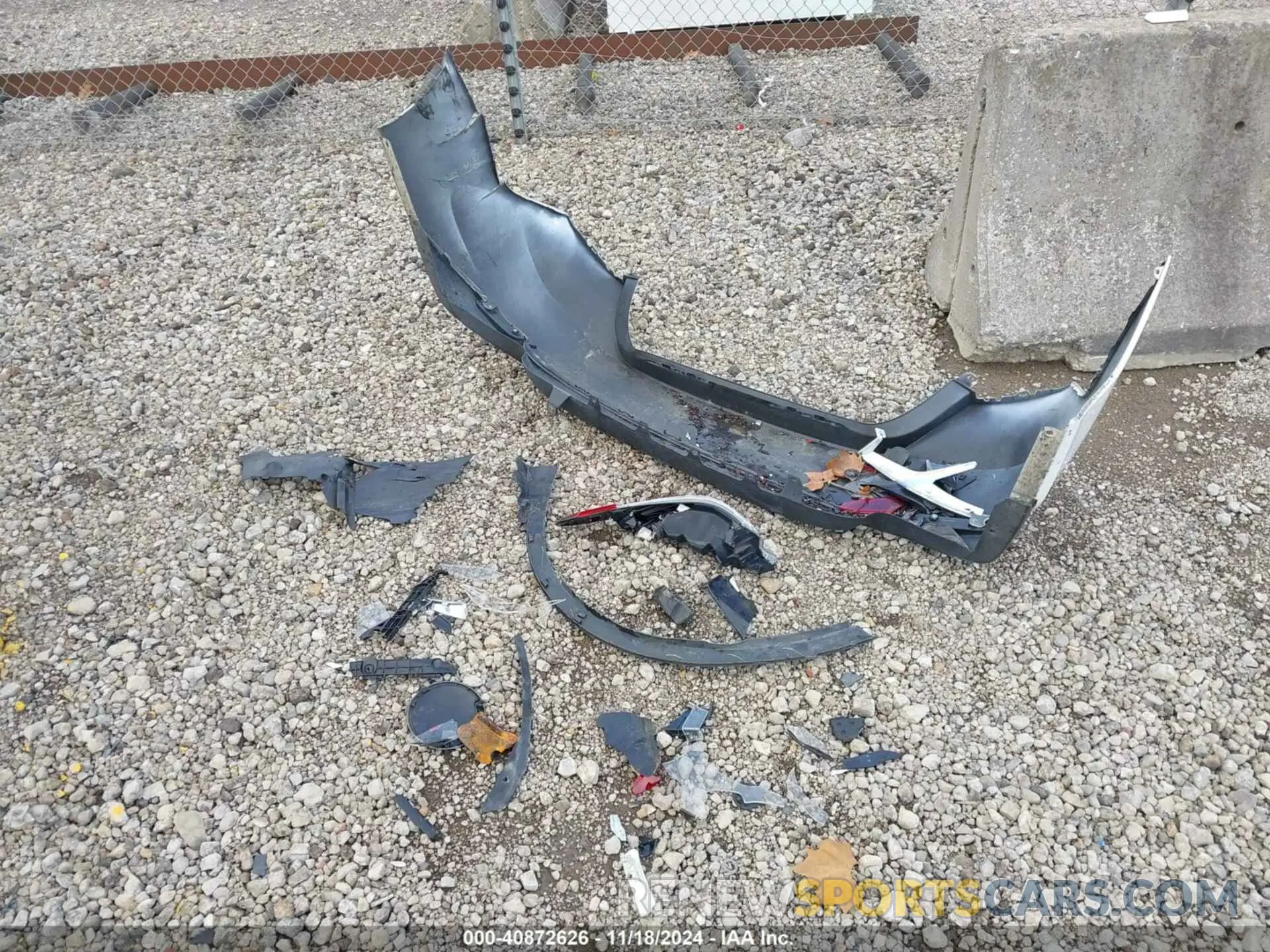 12 Photograph of a damaged car 4T1F11AKXLU886883 TOYOTA CAMRY 2020