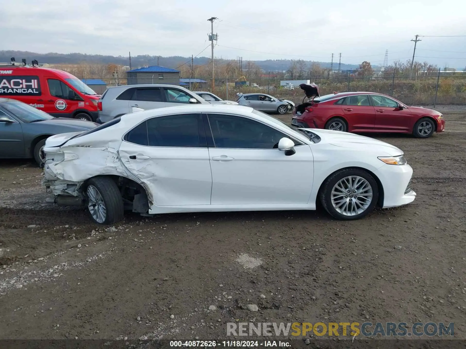 14 Photograph of a damaged car 4T1F11AKXLU886883 TOYOTA CAMRY 2020