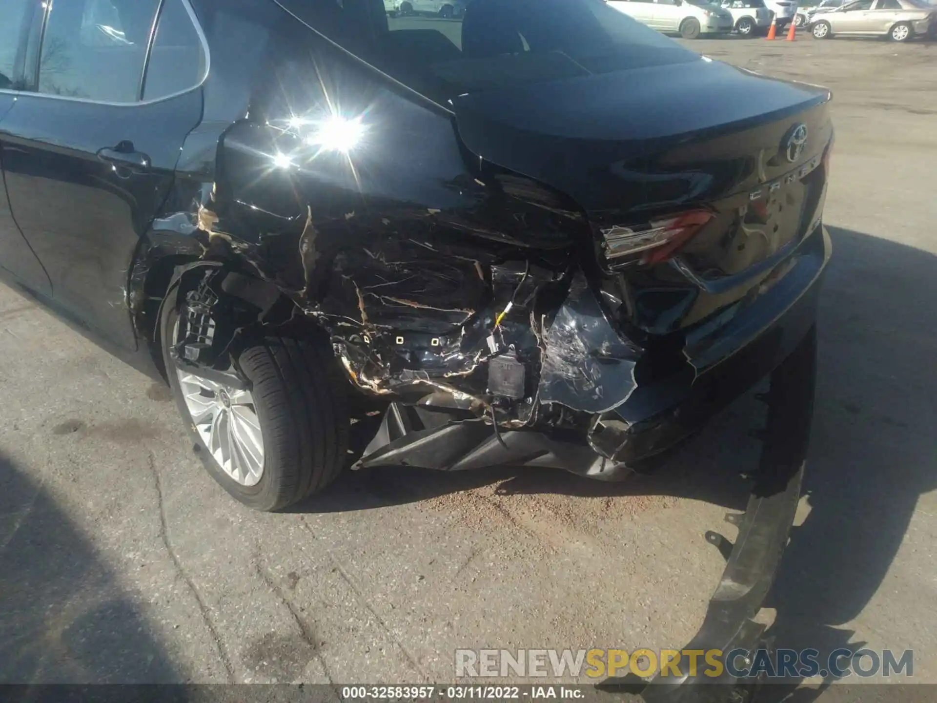 6 Photograph of a damaged car 4T1F11AKXLU990015 TOYOTA CAMRY 2020