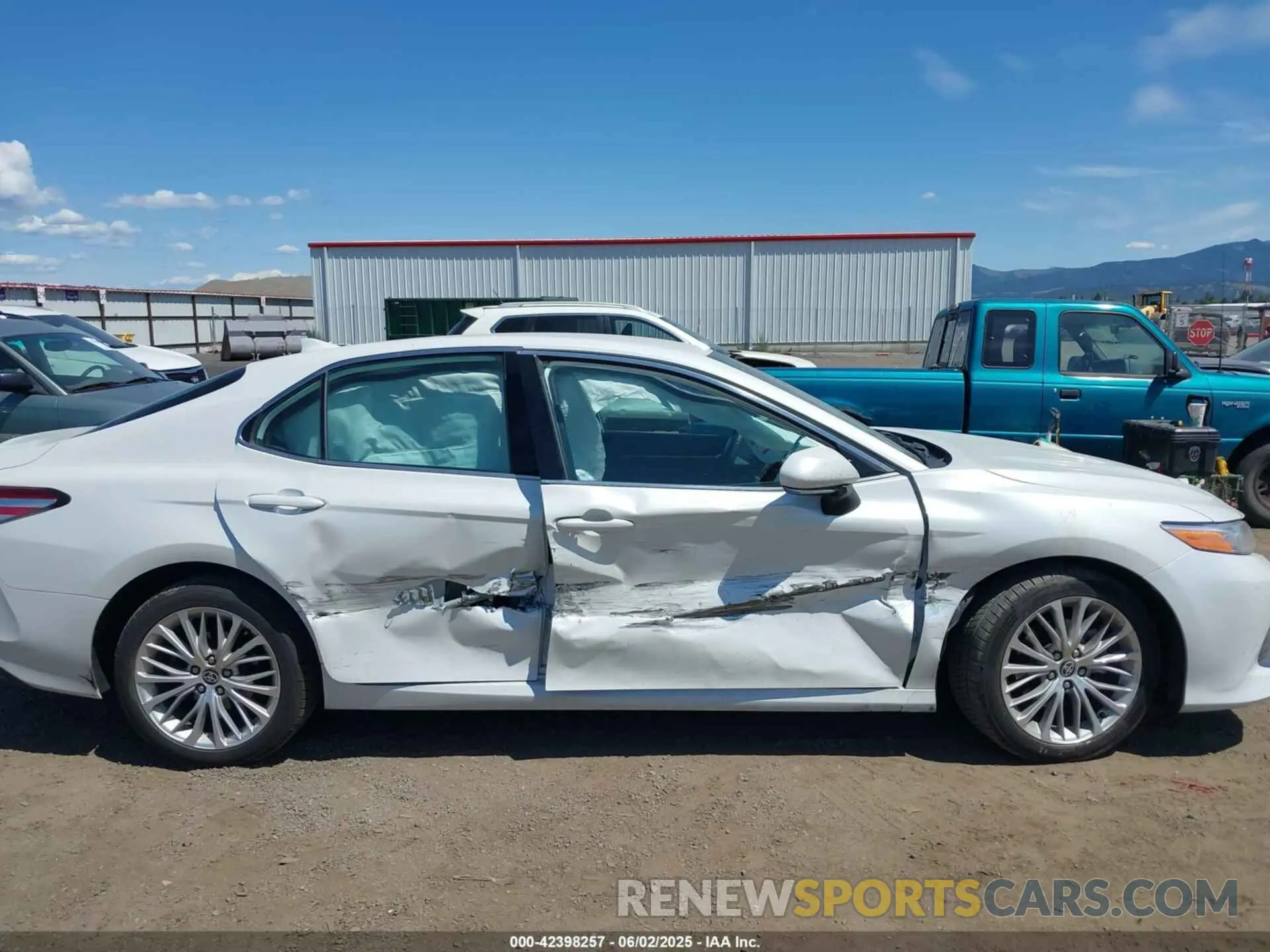 13 Photograph of a damaged car 4T1F11BK0LU008295 TOYOTA CAMRY 2020