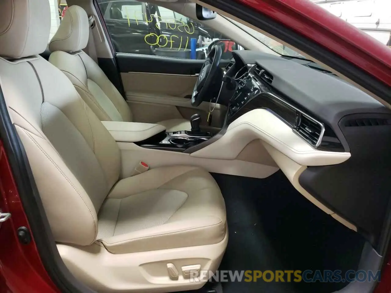5 Photograph of a damaged car 4T1F11BK2LU009173 TOYOTA CAMRY 2020