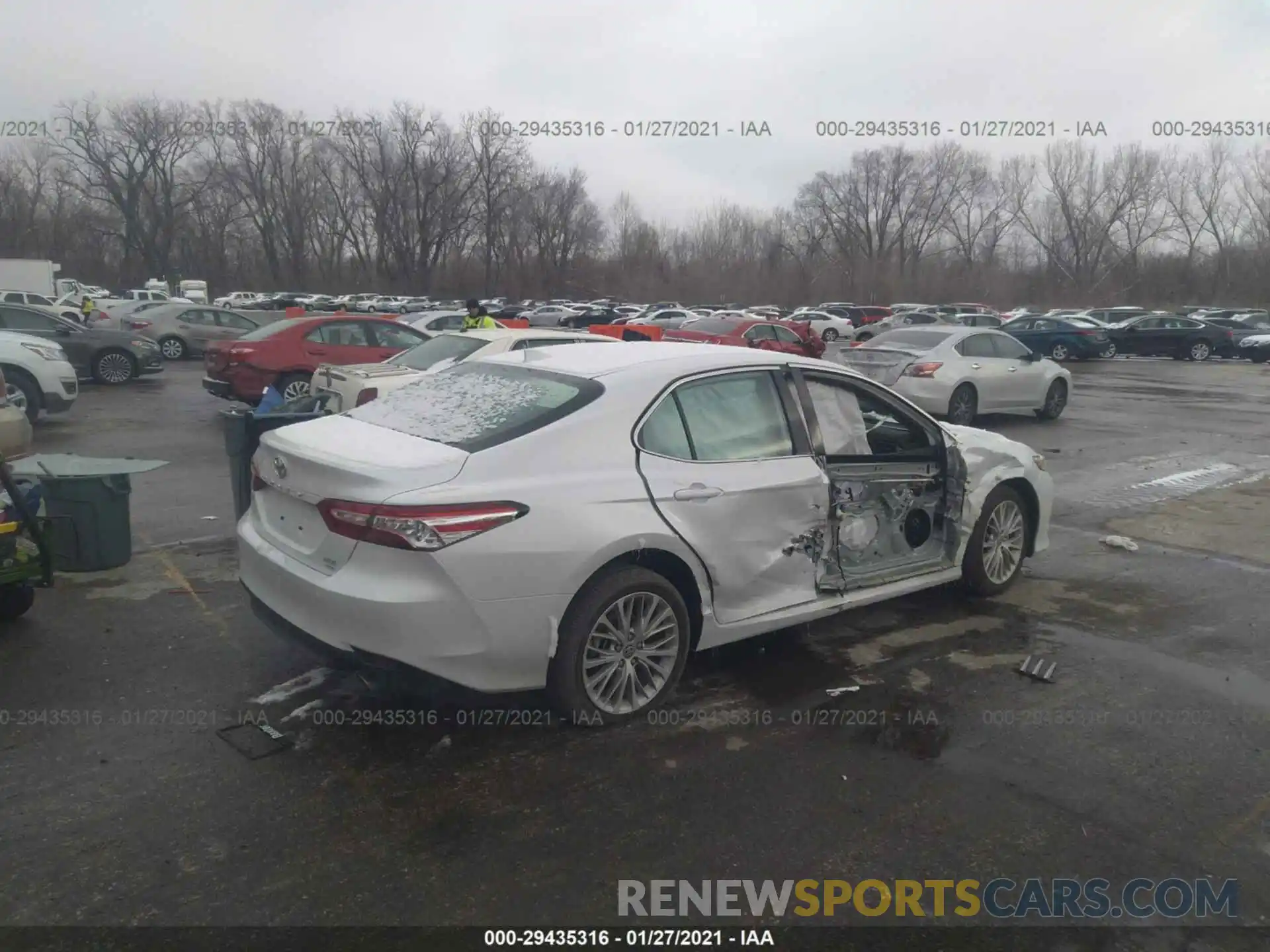 4 Photograph of a damaged car 4T1F11BK3LU011448 TOYOTA CAMRY 2020