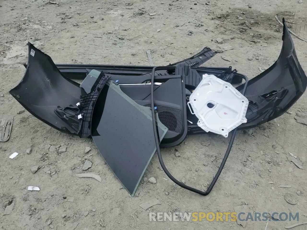 12 Photograph of a damaged car 4T1F11BK3LU014043 TOYOTA CAMRY 2020