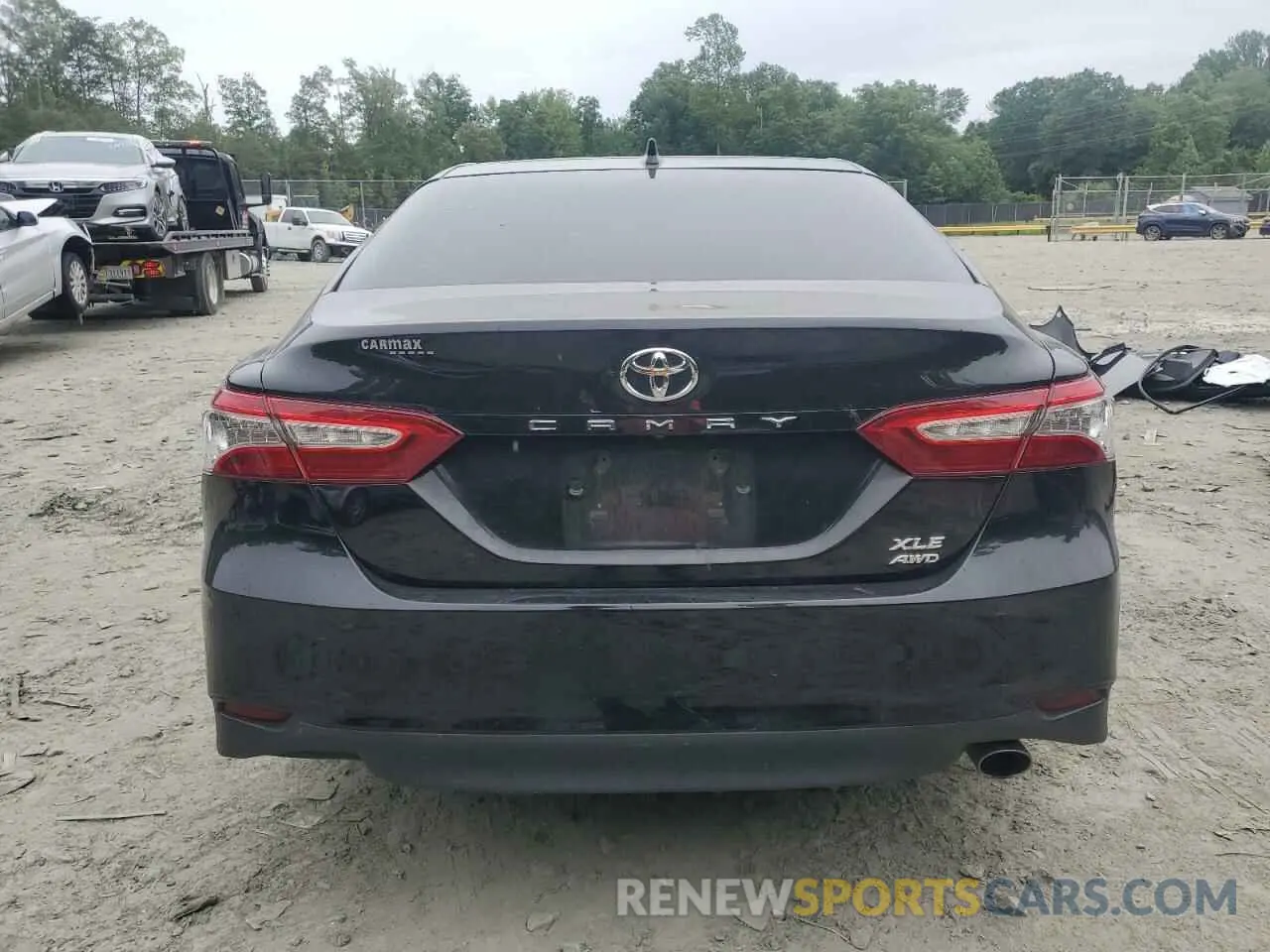 6 Photograph of a damaged car 4T1F11BK3LU014043 TOYOTA CAMRY 2020