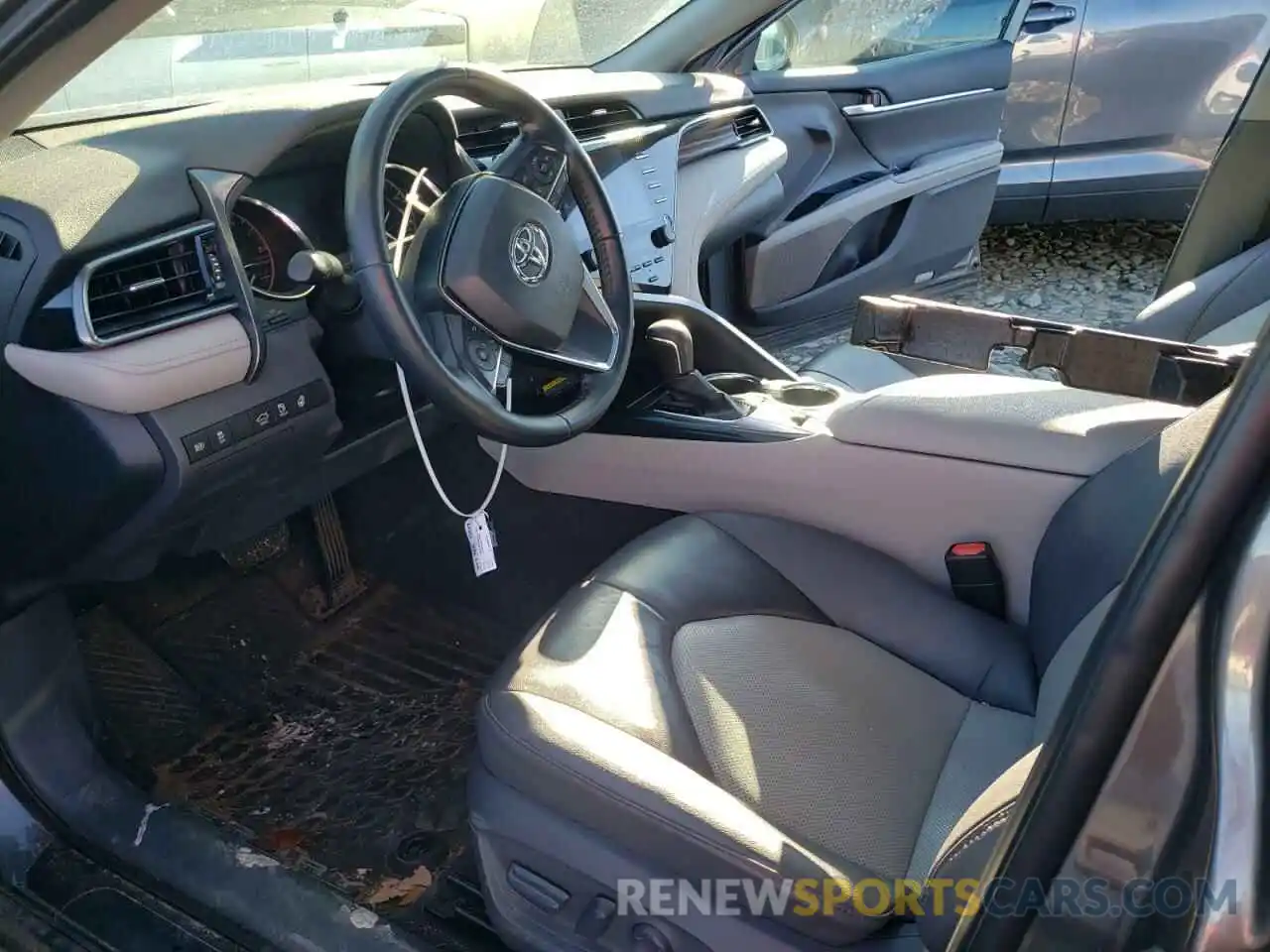 7 Photograph of a damaged car 4T1F11BKXLU001225 TOYOTA CAMRY 2020