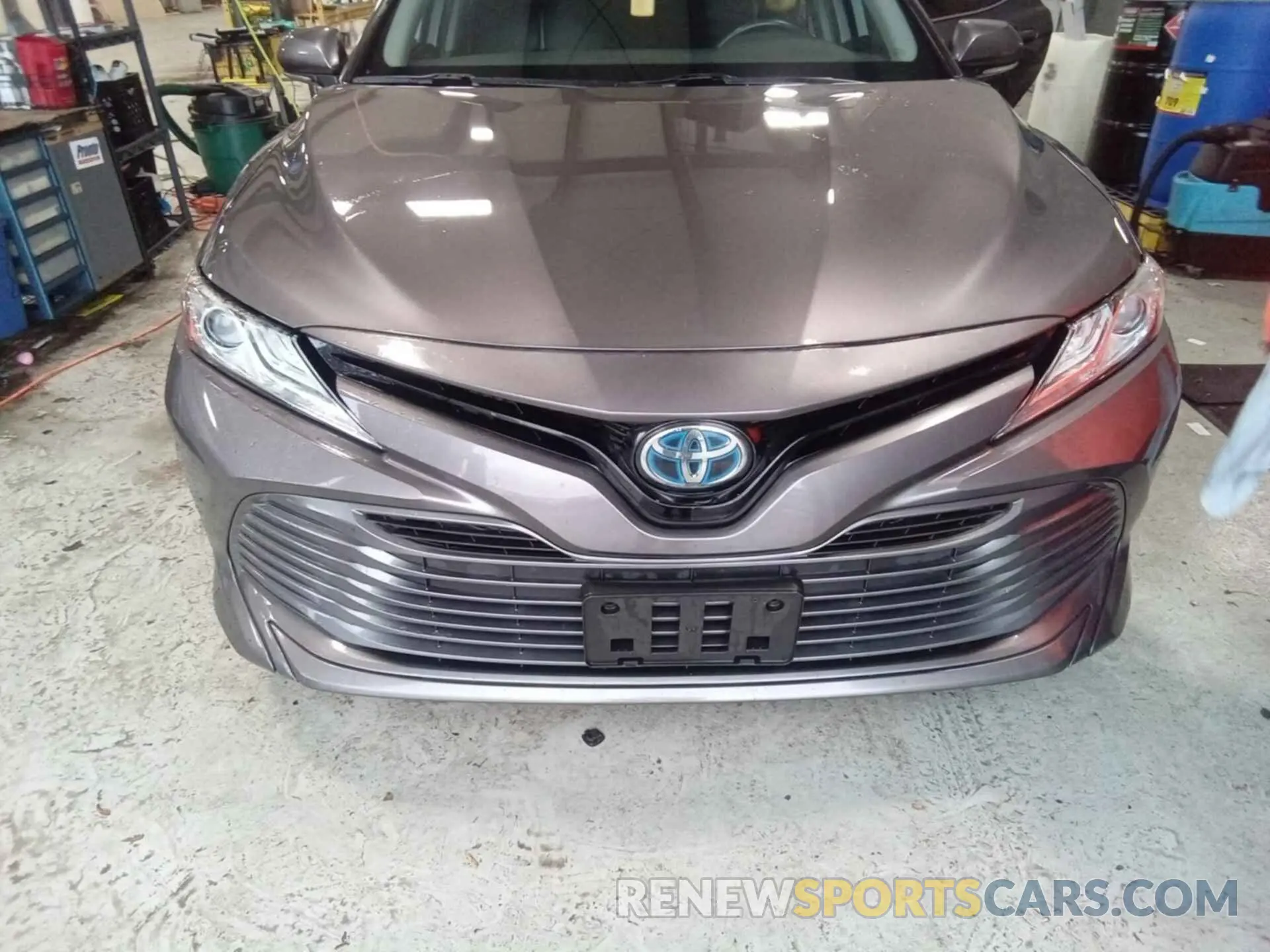 18 Photograph of a damaged car 4T1F31AK0LU014898 TOYOTA CAMRY 2020