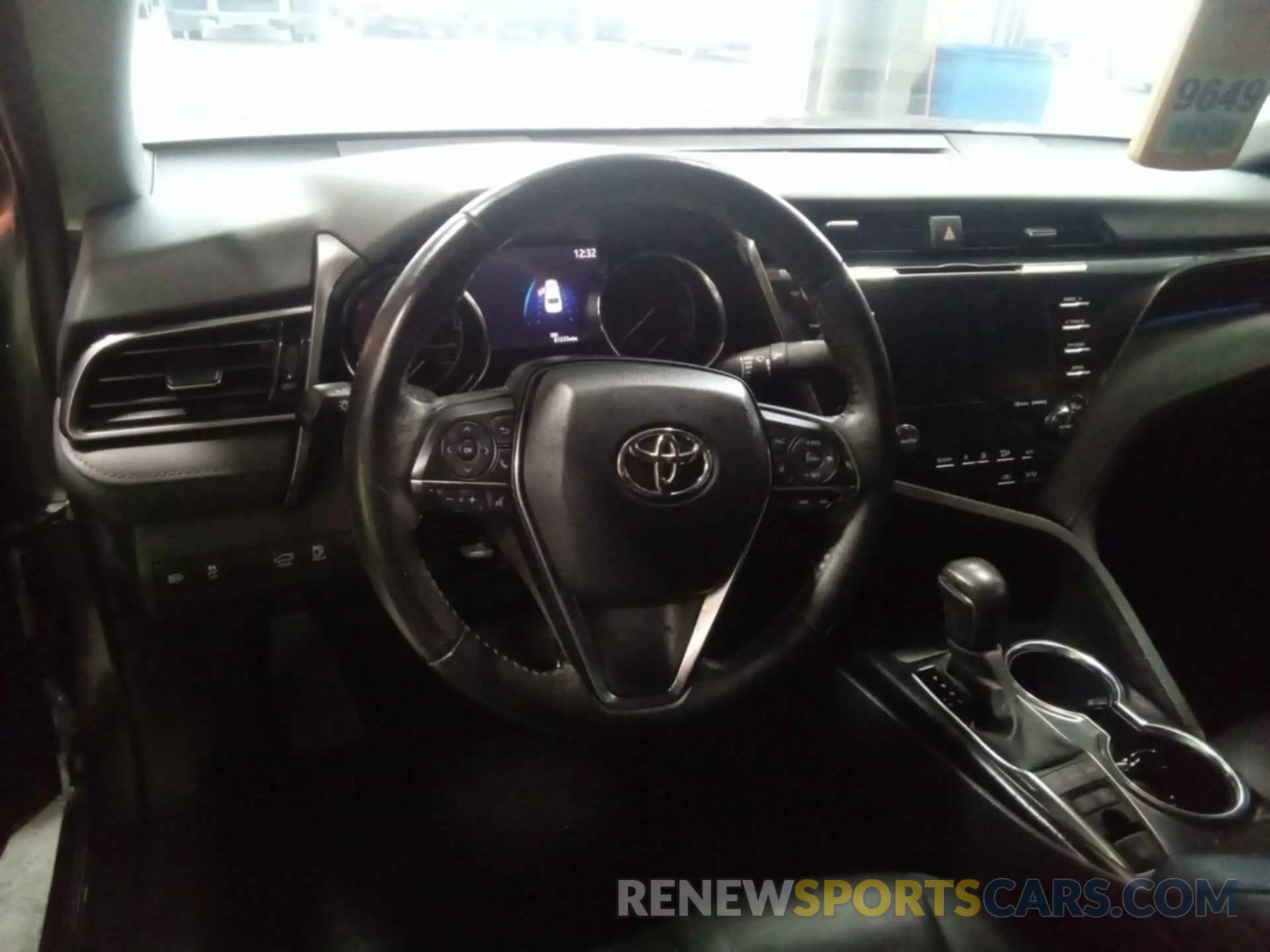 8 Photograph of a damaged car 4T1F31AK0LU014898 TOYOTA CAMRY 2020