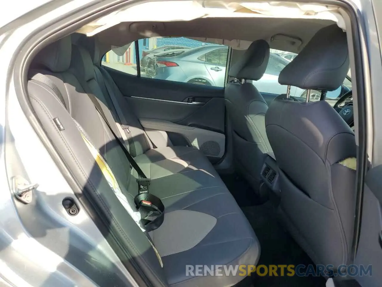 10 Photograph of a damaged car 4T1F31AK0LU525365 TOYOTA CAMRY 2020