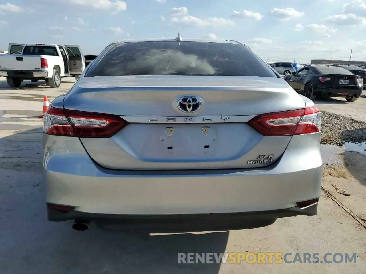 6 Photograph of a damaged car 4T1F31AK0LU525365 TOYOTA CAMRY 2020