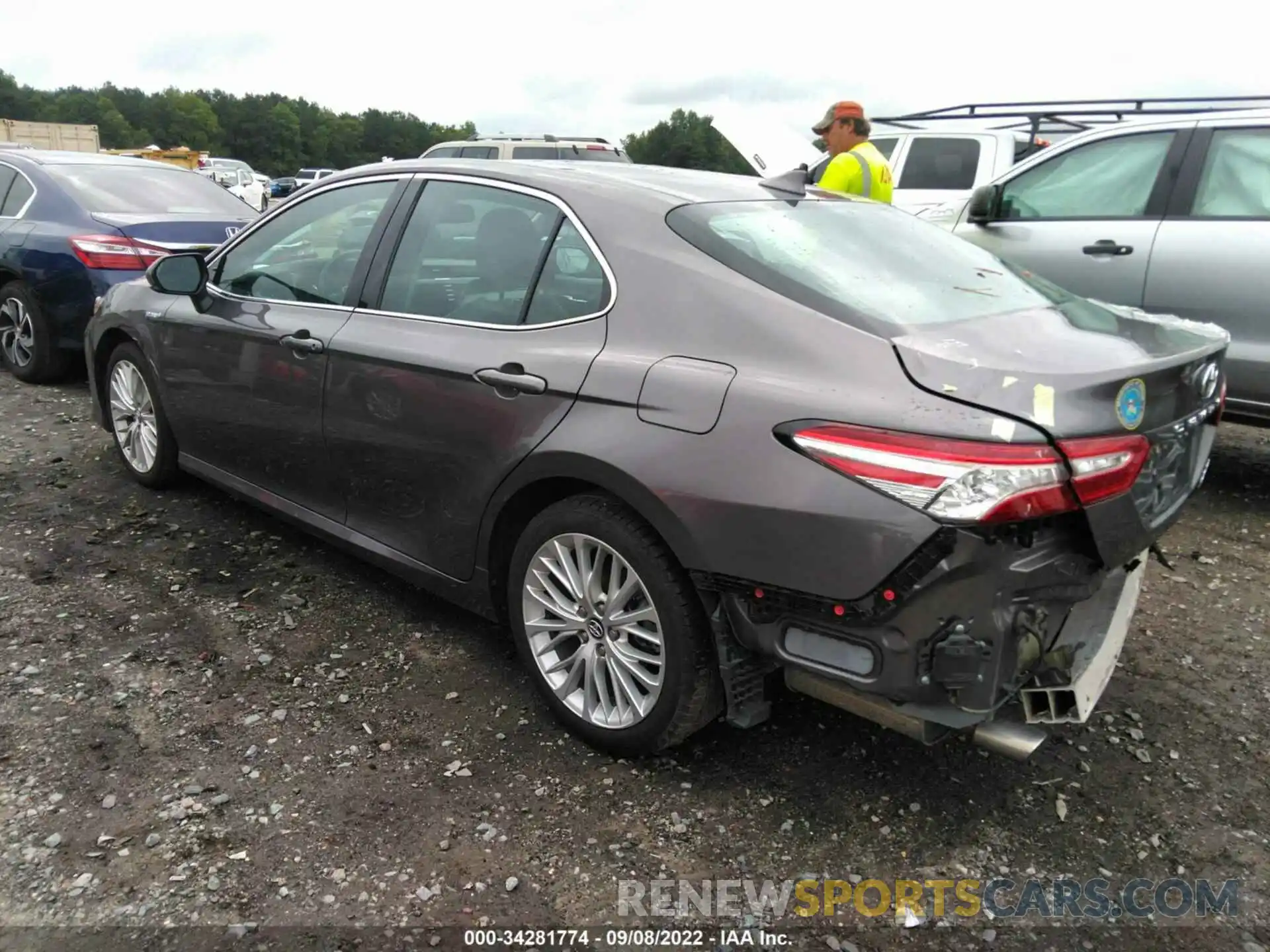 3 Photograph of a damaged car 4T1F31AK0LU525608 TOYOTA CAMRY 2020