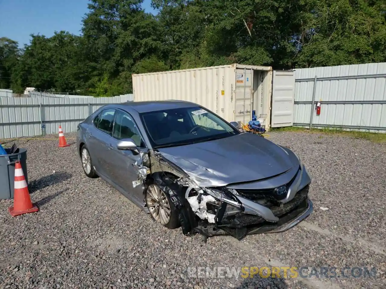 1 Photograph of a damaged car 4T1F31AK0LU532168 TOYOTA CAMRY 2020