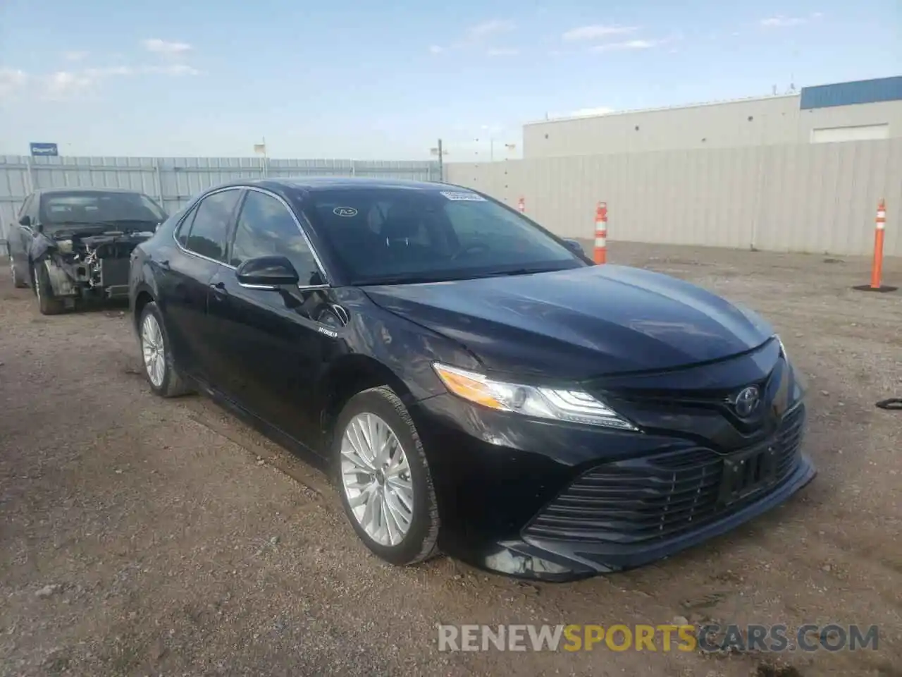 1 Photograph of a damaged car 4T1F31AK0LU533272 TOYOTA CAMRY 2020