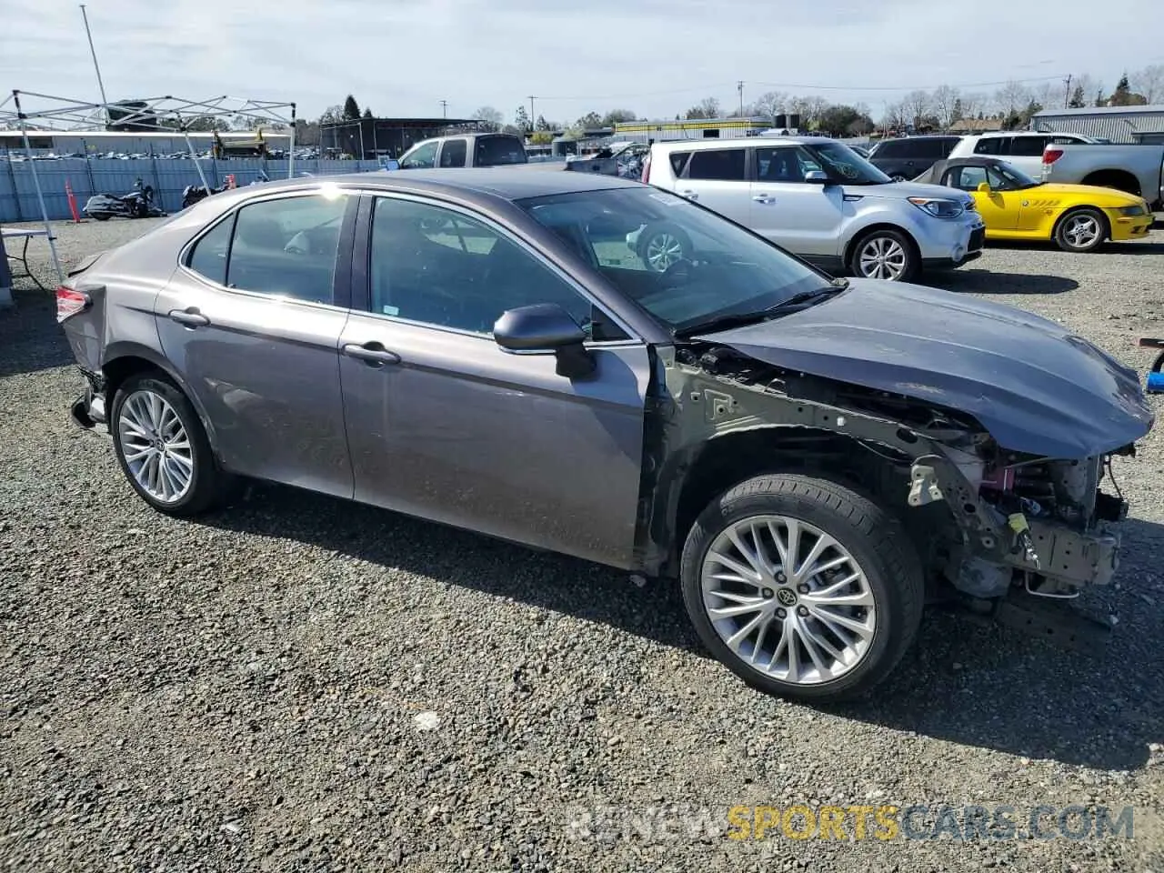 4 Photograph of a damaged car 4T1F31AK0LU535538 TOYOTA CAMRY 2020