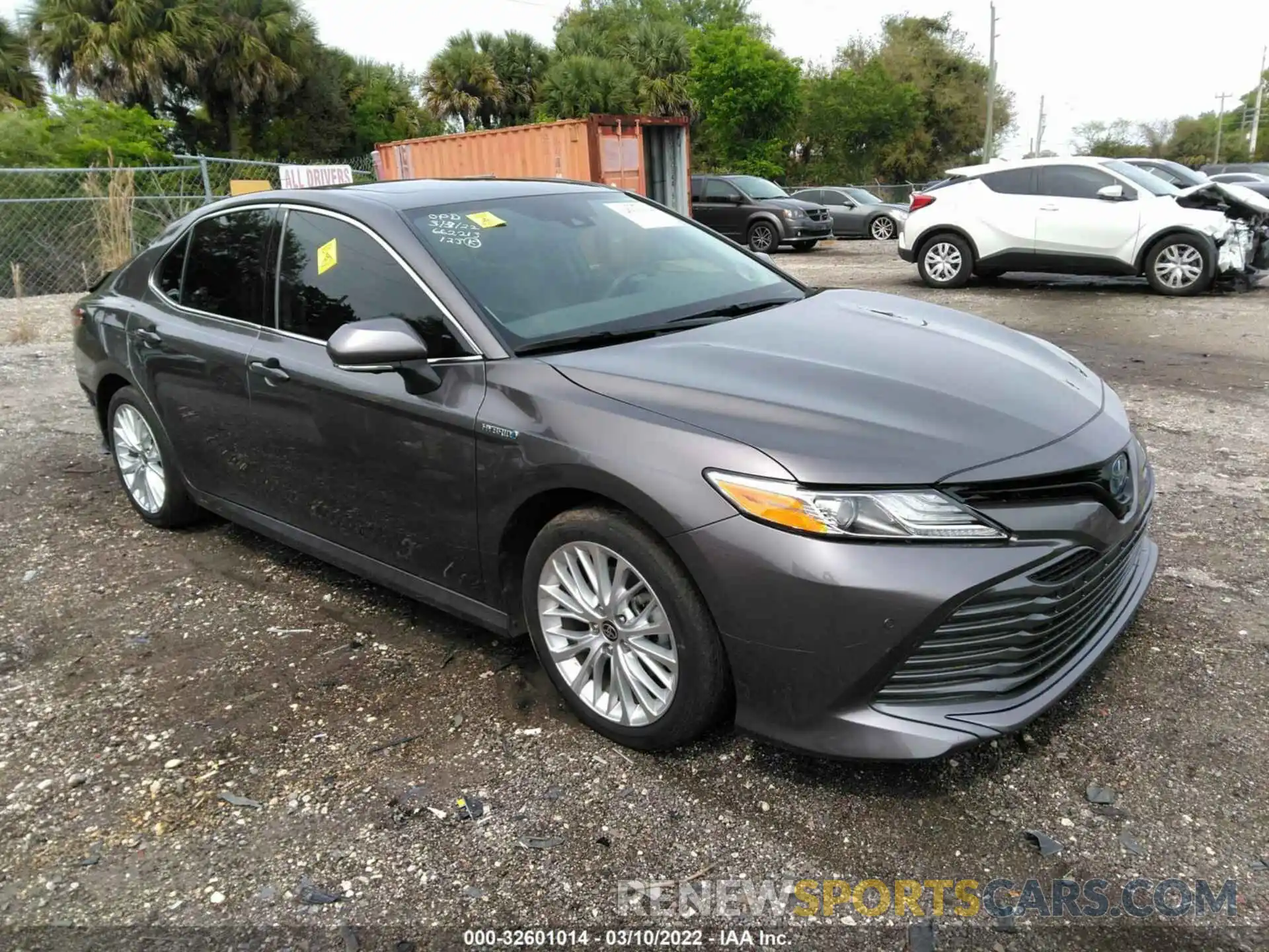 1 Photograph of a damaged car 4T1F31AK0LU542859 TOYOTA CAMRY 2020