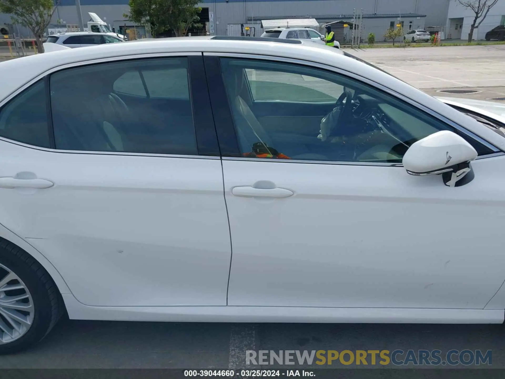 13 Photograph of a damaged car 4T1F31AK1LU019270 TOYOTA CAMRY 2020