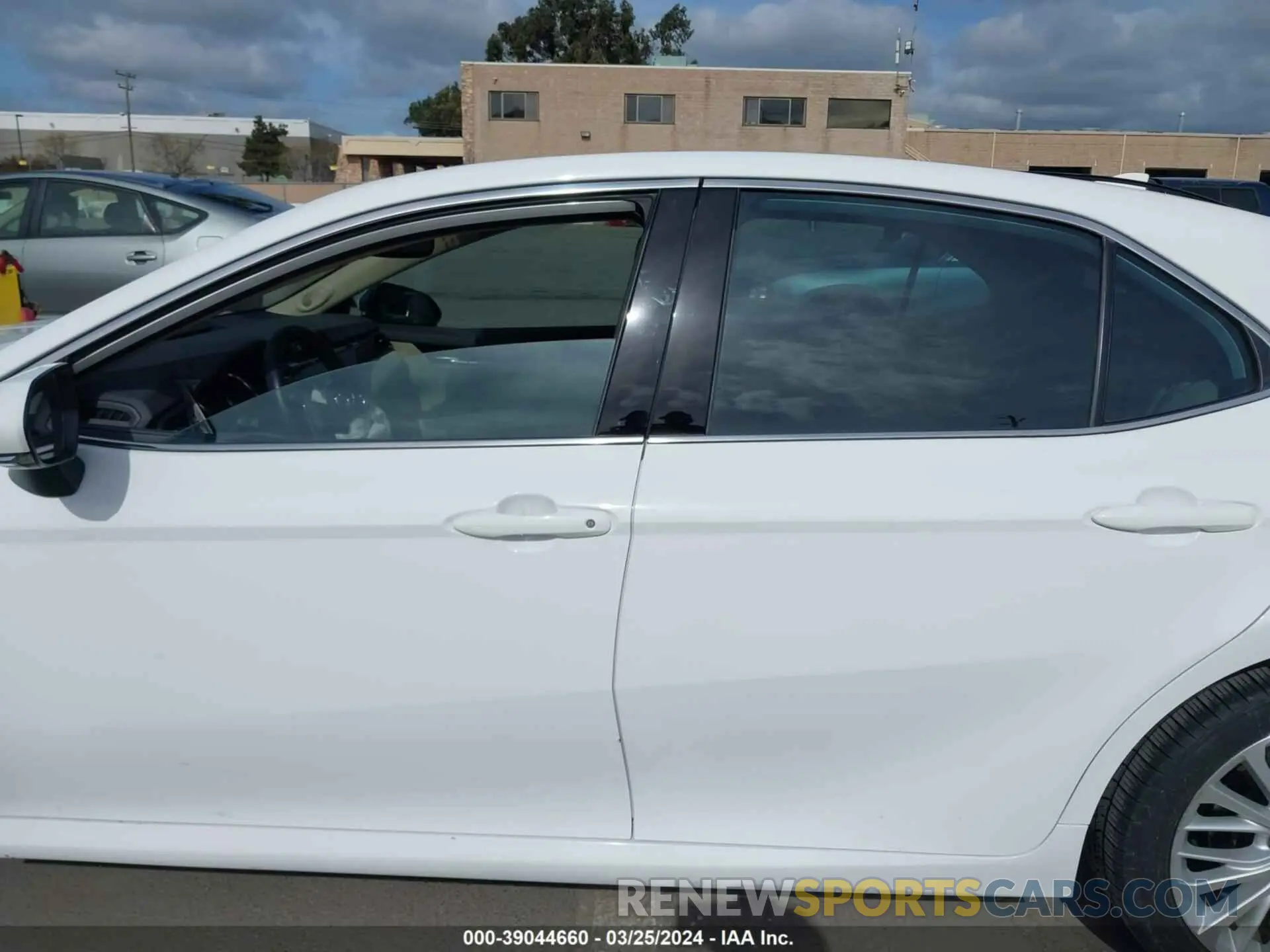 14 Photograph of a damaged car 4T1F31AK1LU019270 TOYOTA CAMRY 2020