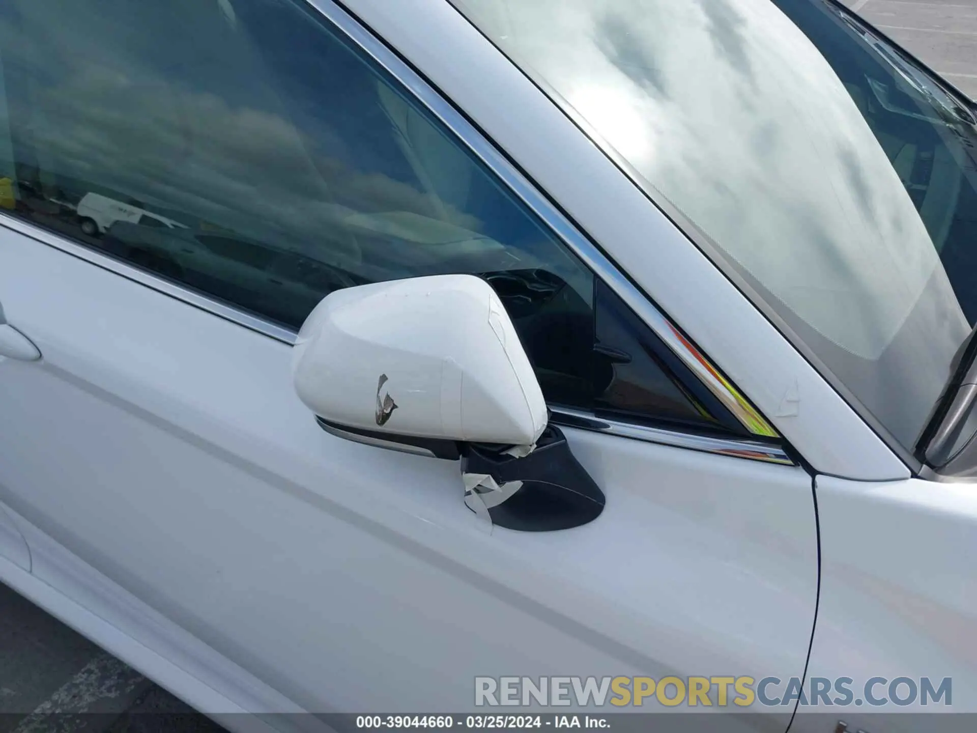 17 Photograph of a damaged car 4T1F31AK1LU019270 TOYOTA CAMRY 2020