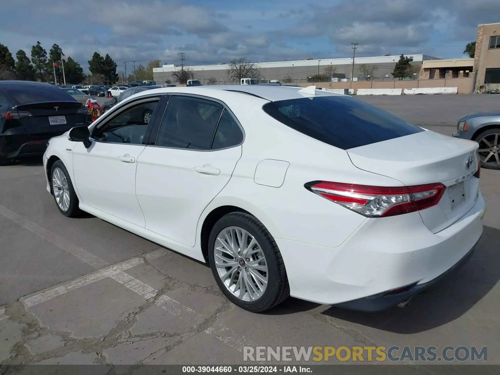 3 Photograph of a damaged car 4T1F31AK1LU019270 TOYOTA CAMRY 2020