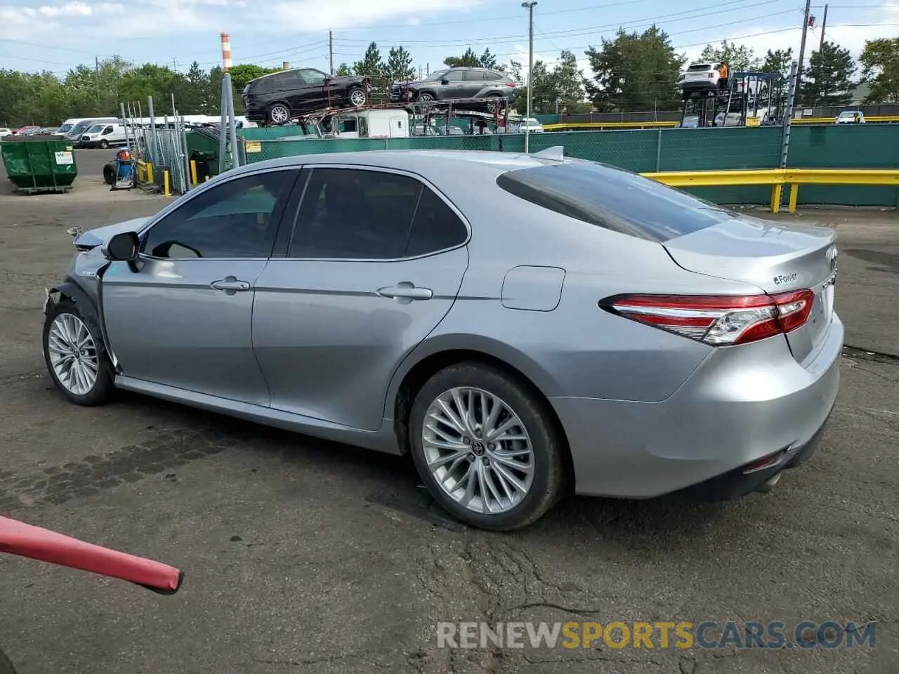2 Photograph of a damaged car 4T1F31AK1LU532583 TOYOTA CAMRY 2020