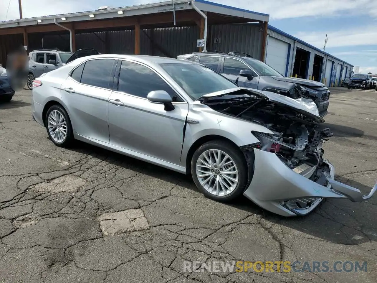 4 Photograph of a damaged car 4T1F31AK1LU532583 TOYOTA CAMRY 2020