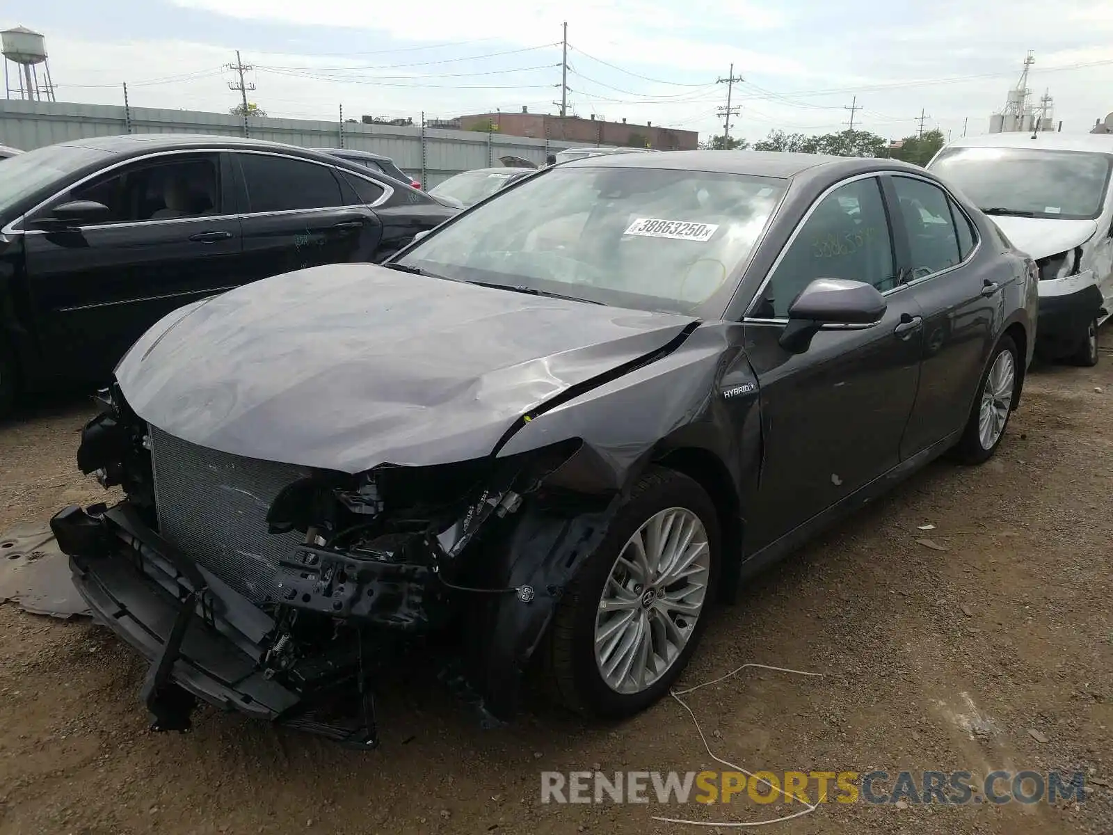 2 Photograph of a damaged car 4T1F31AK2LU009461 TOYOTA CAMRY 2020