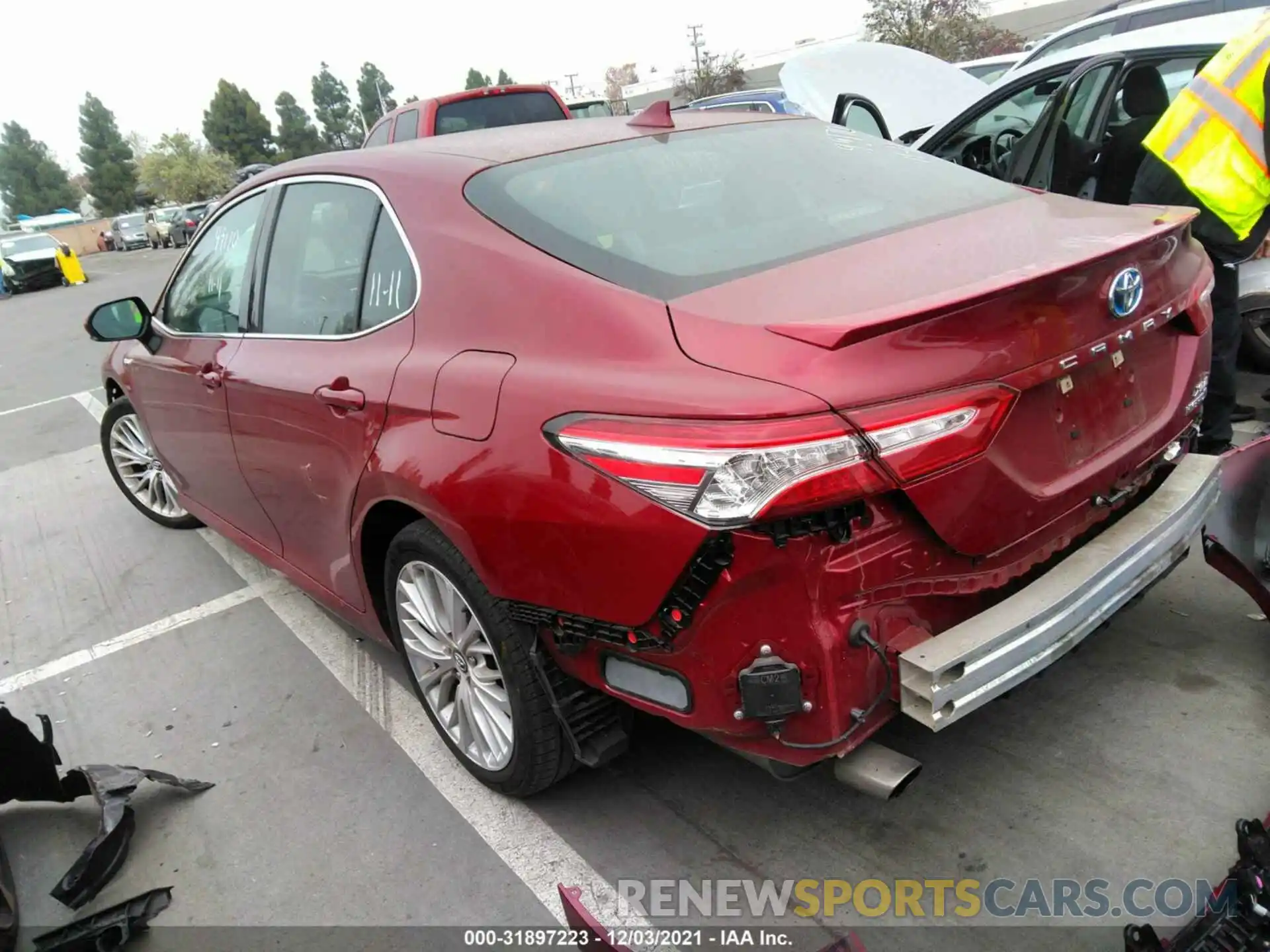 3 Photograph of a damaged car 4T1F31AK2LU012912 TOYOTA CAMRY 2020