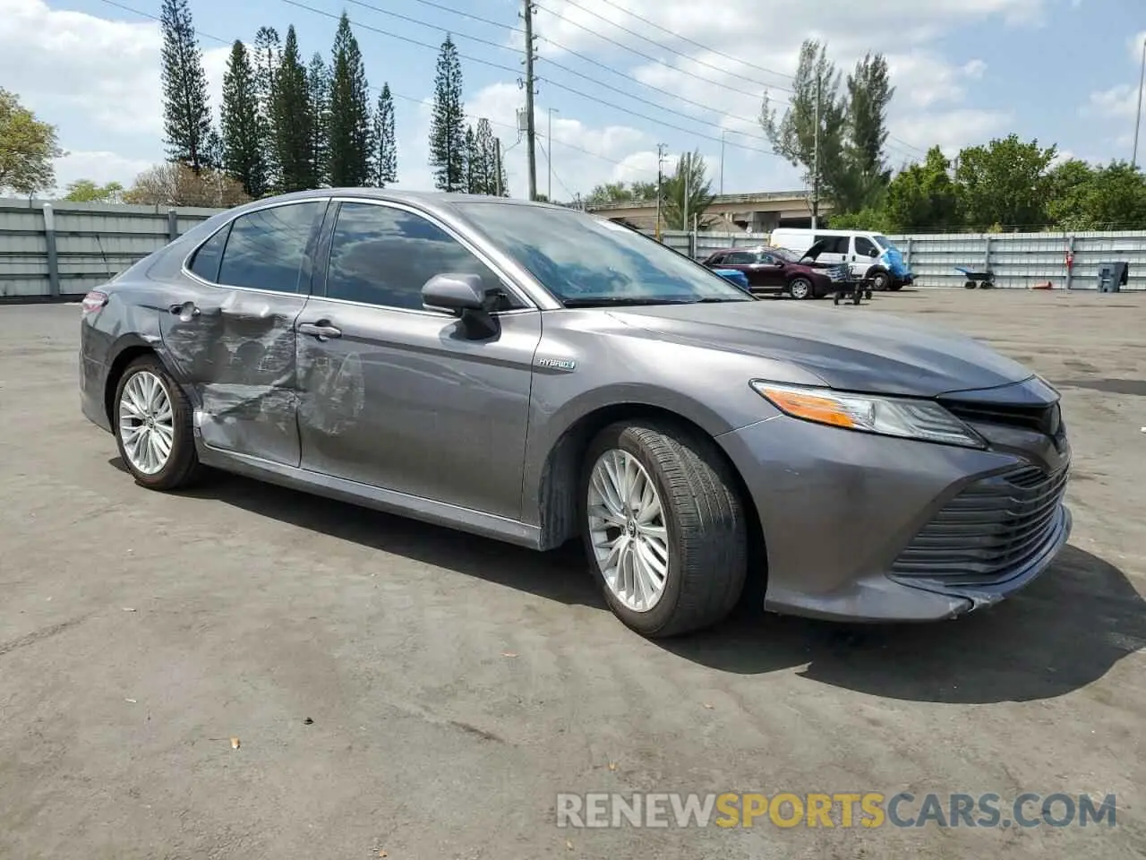 4 Photograph of a damaged car 4T1F31AK2LU522659 TOYOTA CAMRY 2020