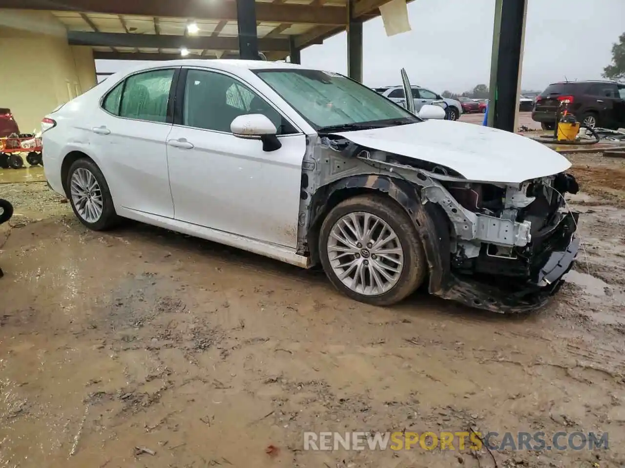 4 Photograph of a damaged car 4T1F31AK2LU524850 TOYOTA CAMRY 2020