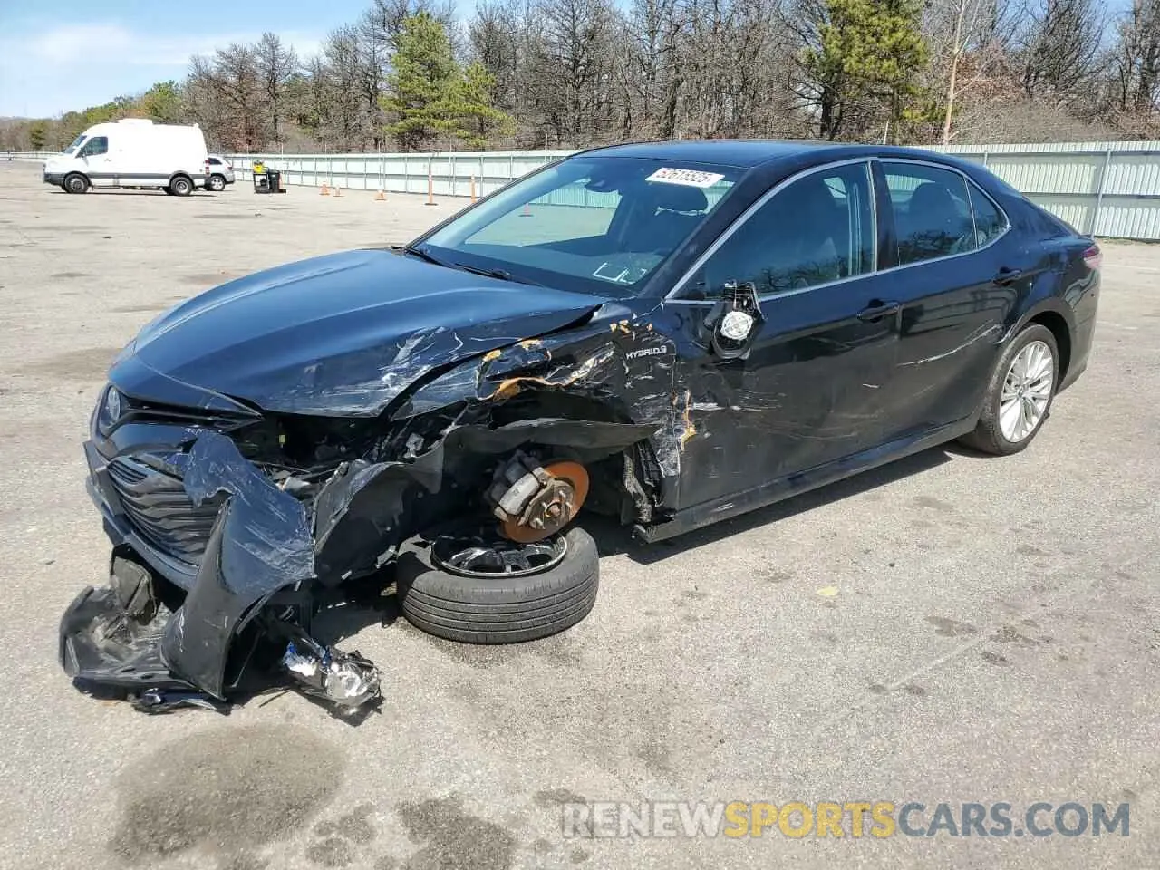 1 Photograph of a damaged car 4T1F31AK2LU524900 TOYOTA CAMRY 2020
