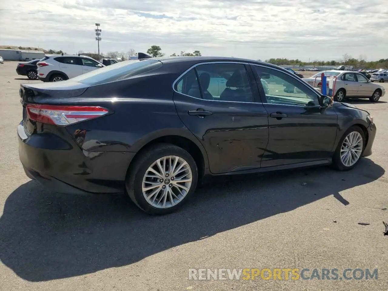 3 Photograph of a damaged car 4T1F31AK2LU524900 TOYOTA CAMRY 2020