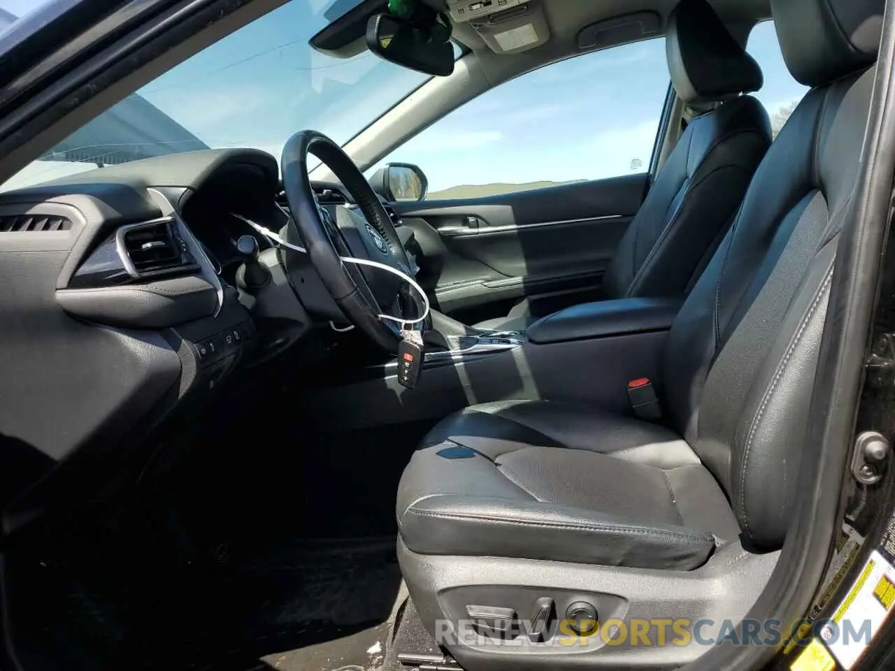 7 Photograph of a damaged car 4T1F31AK2LU524900 TOYOTA CAMRY 2020
