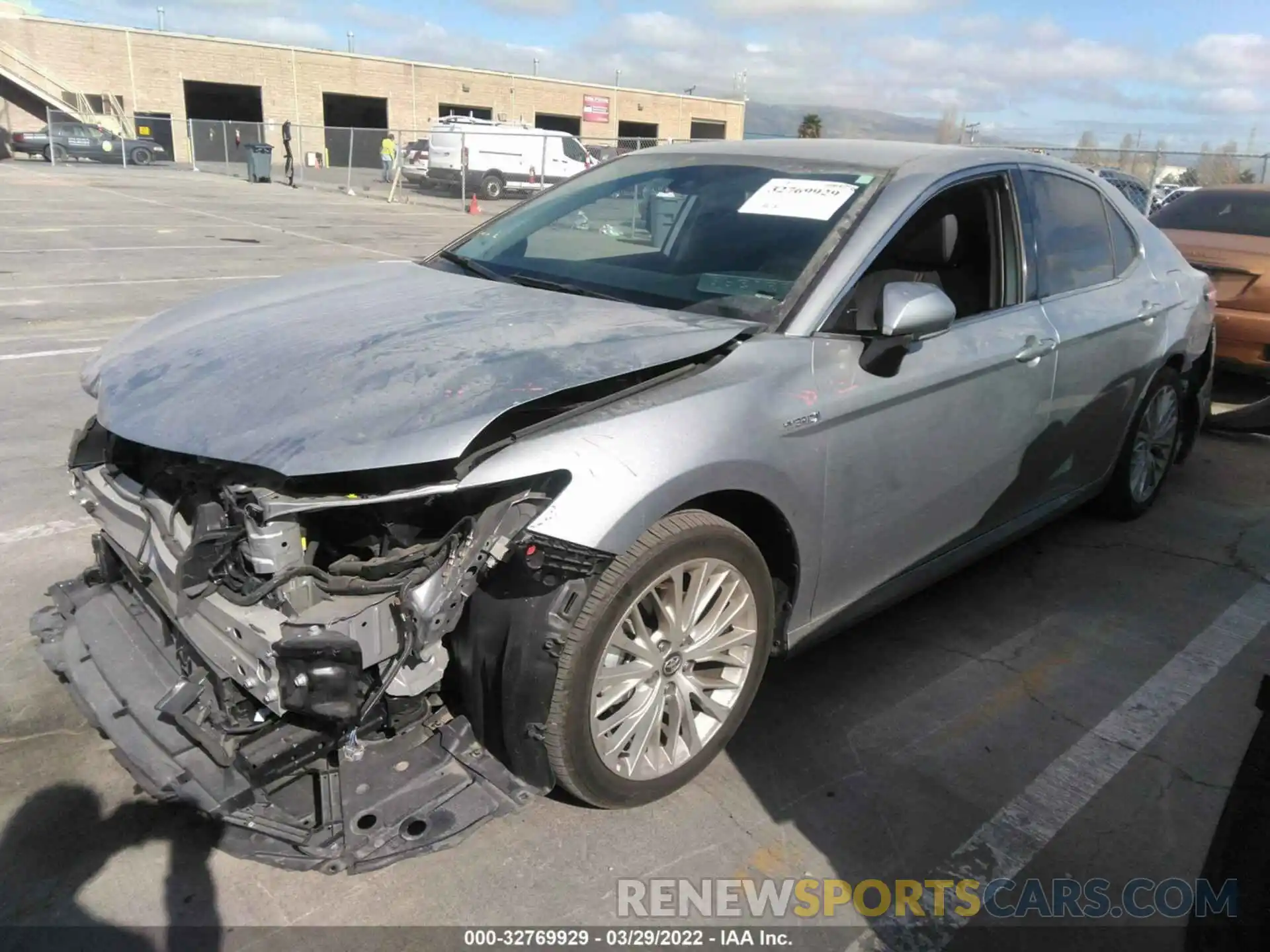 2 Photograph of a damaged car 4T1F31AK2LU526257 TOYOTA CAMRY 2020