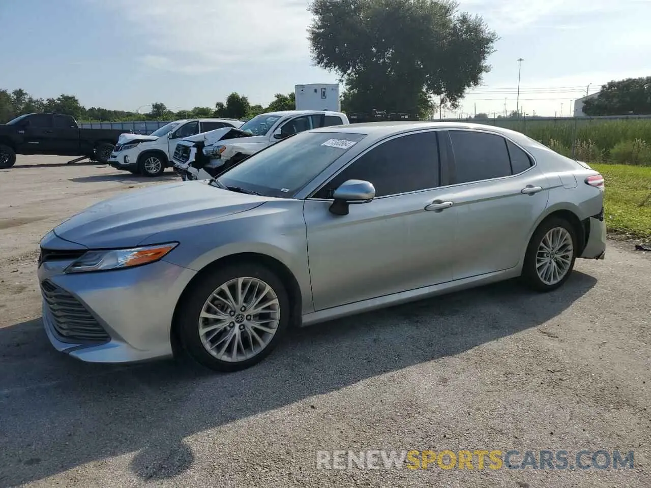 1 Photograph of a damaged car 4T1F31AK2LU528316 TOYOTA CAMRY 2020