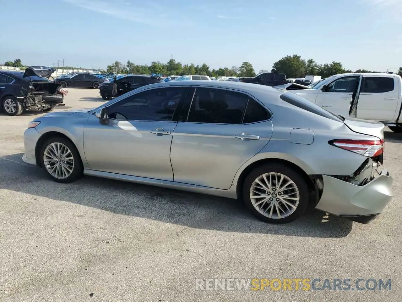 2 Photograph of a damaged car 4T1F31AK2LU528316 TOYOTA CAMRY 2020