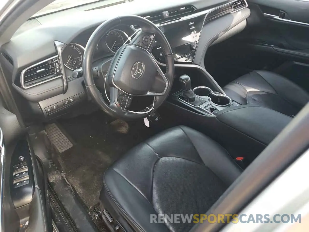 8 Photograph of a damaged car 4T1F31AK2LU528316 TOYOTA CAMRY 2020