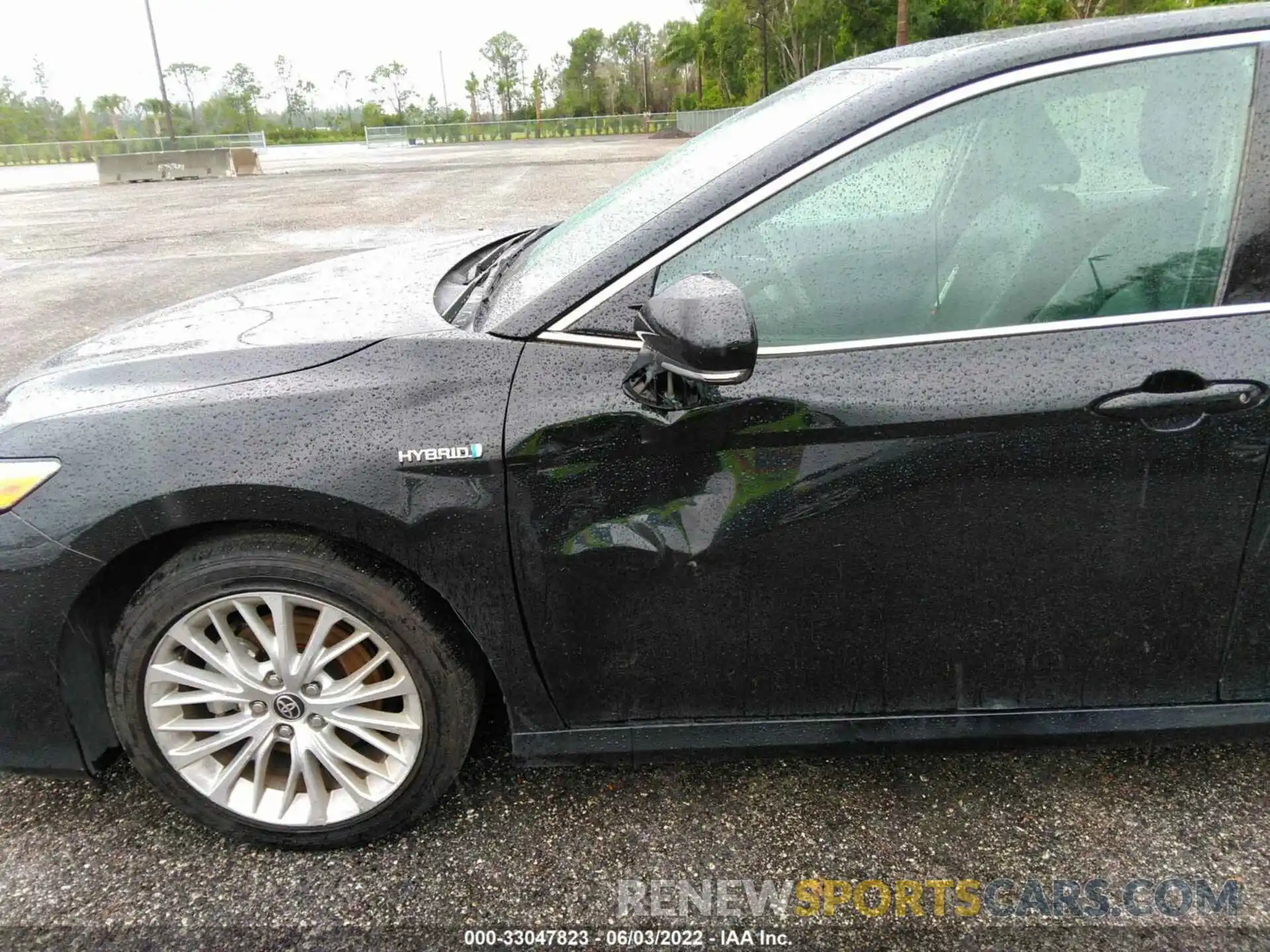 6 Photograph of a damaged car 4T1F31AK2LU539798 TOYOTA CAMRY 2020