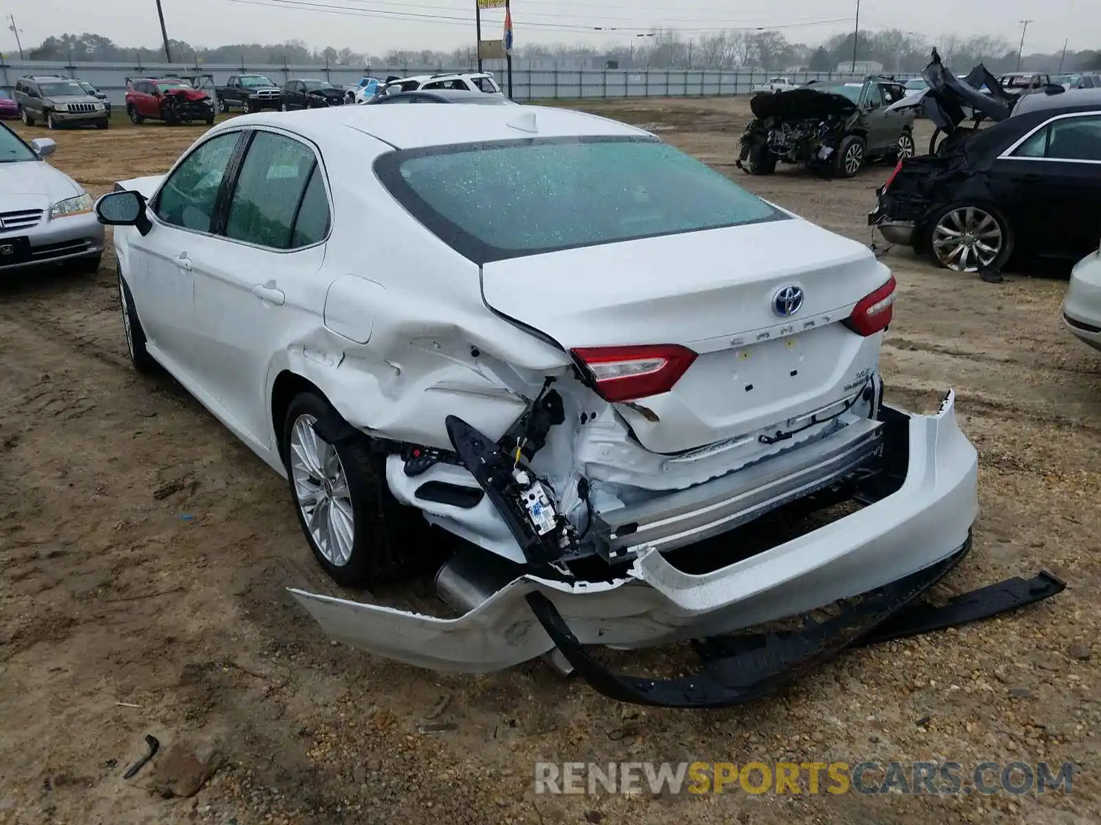 3 Photograph of a damaged car 4T1F31AK2LU539932 TOYOTA CAMRY 2020