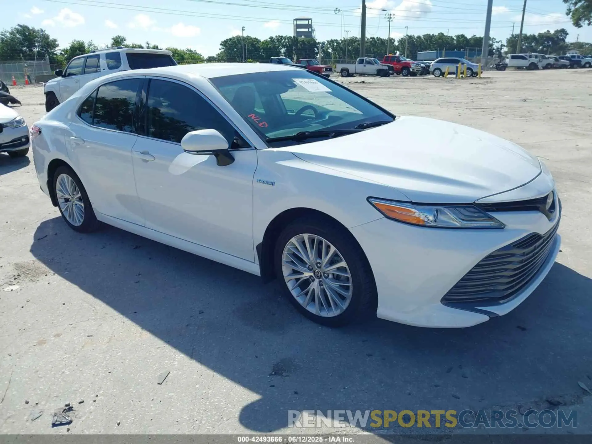 1 Photograph of a damaged car 4T1F31AK2LU545200 TOYOTA CAMRY 2020