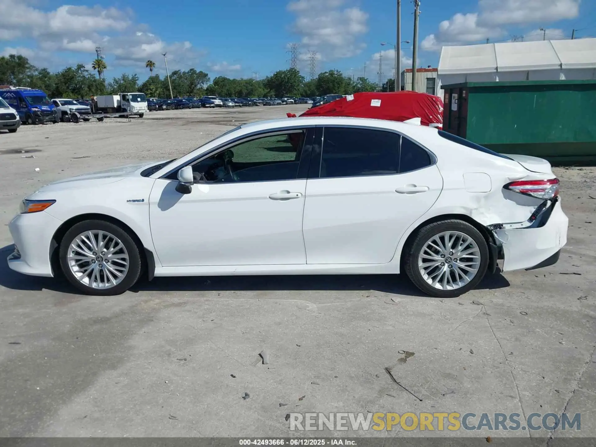 14 Photograph of a damaged car 4T1F31AK2LU545200 TOYOTA CAMRY 2020