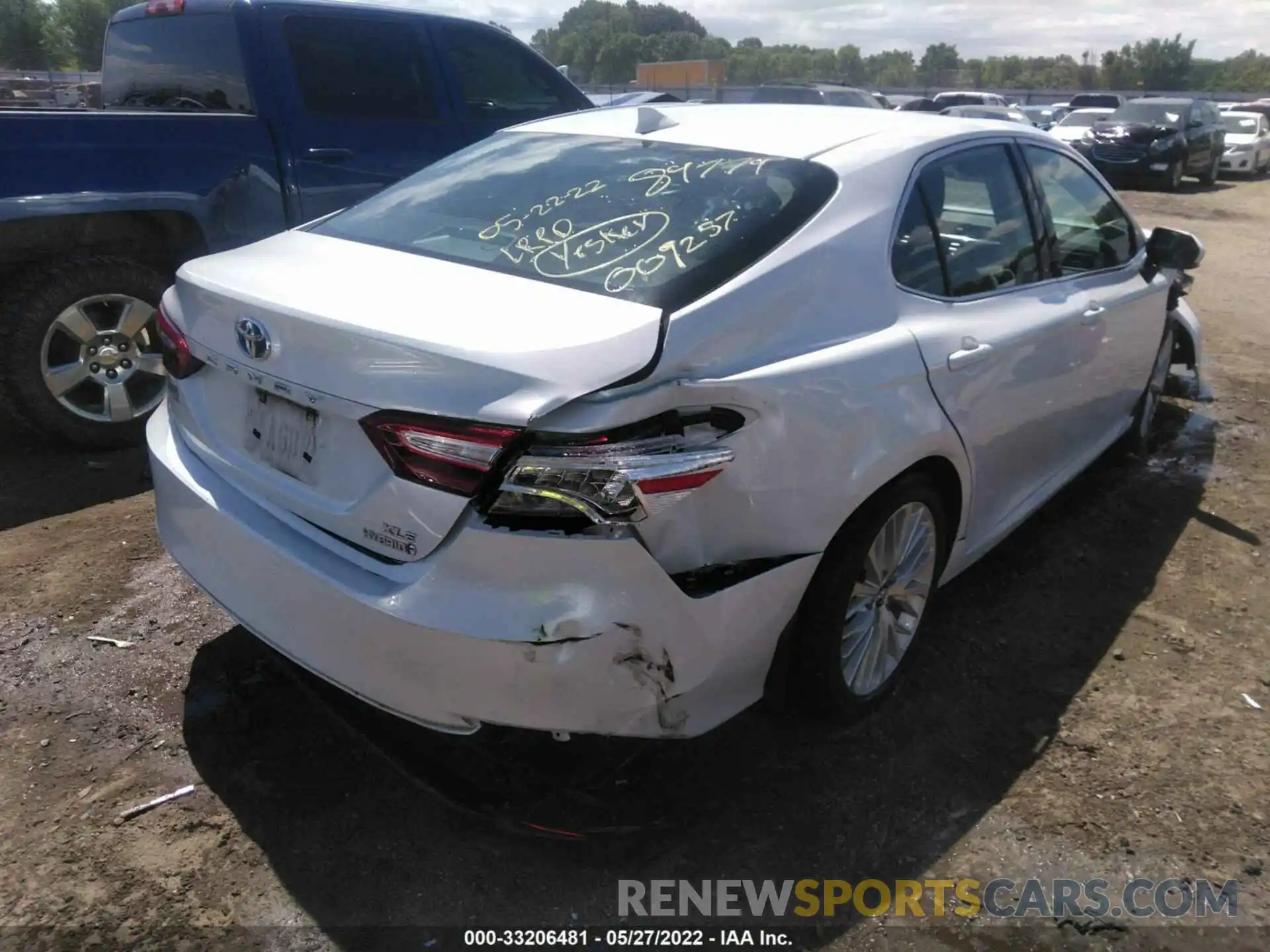 4 Photograph of a damaged car 4T1F31AK3LU009257 TOYOTA CAMRY 2020