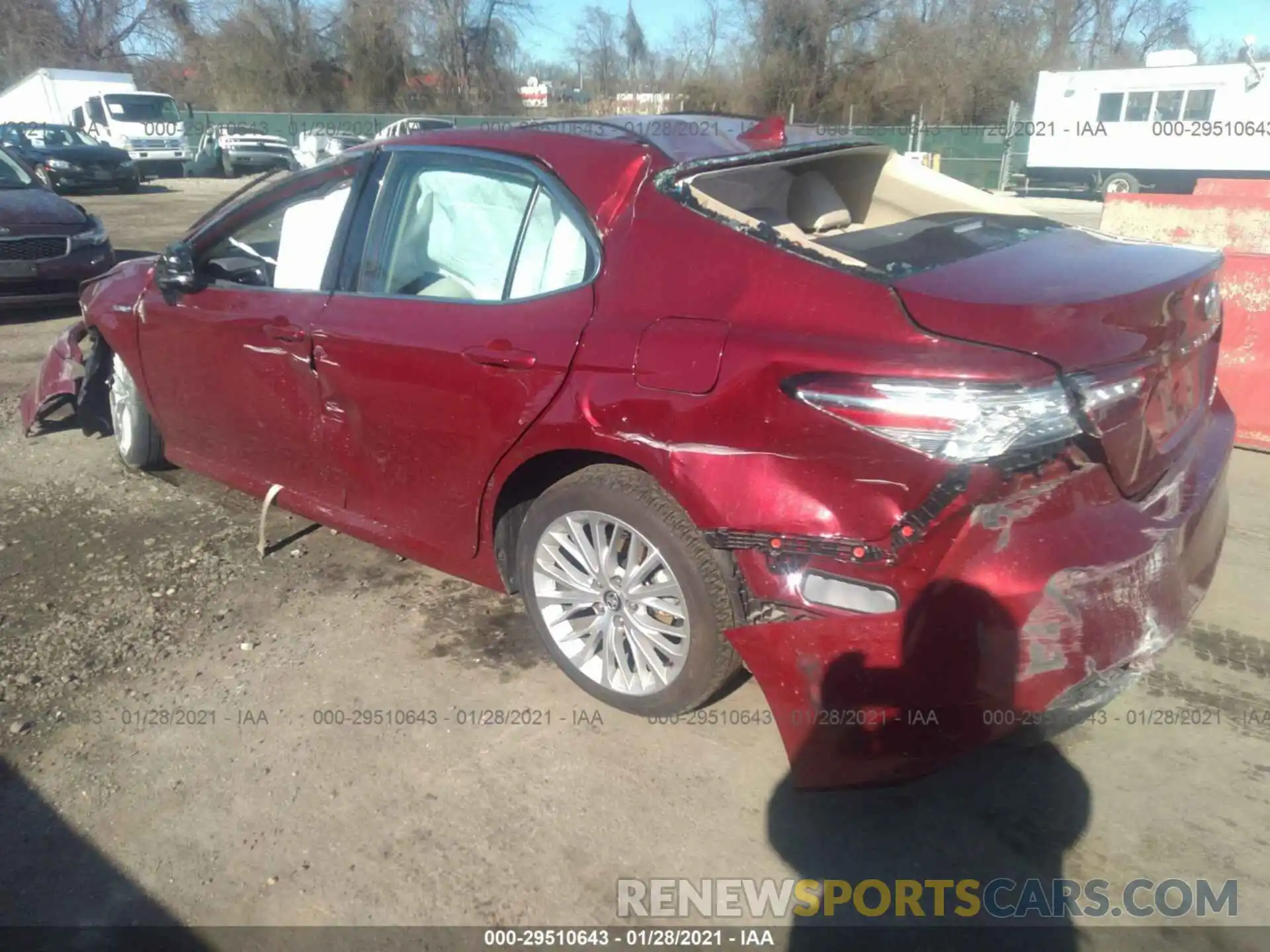 3 Photograph of a damaged car 4T1F31AK3LU009422 TOYOTA CAMRY 2020