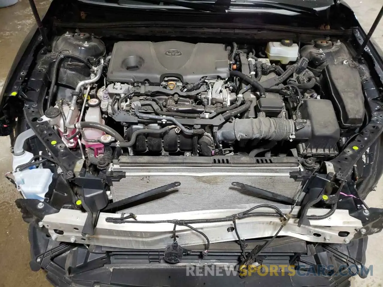 11 Photograph of a damaged car 4T1F31AK3LU525053 TOYOTA CAMRY 2020