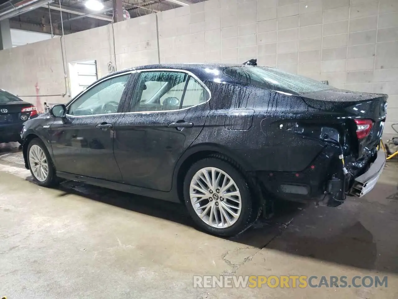 2 Photograph of a damaged car 4T1F31AK3LU525053 TOYOTA CAMRY 2020