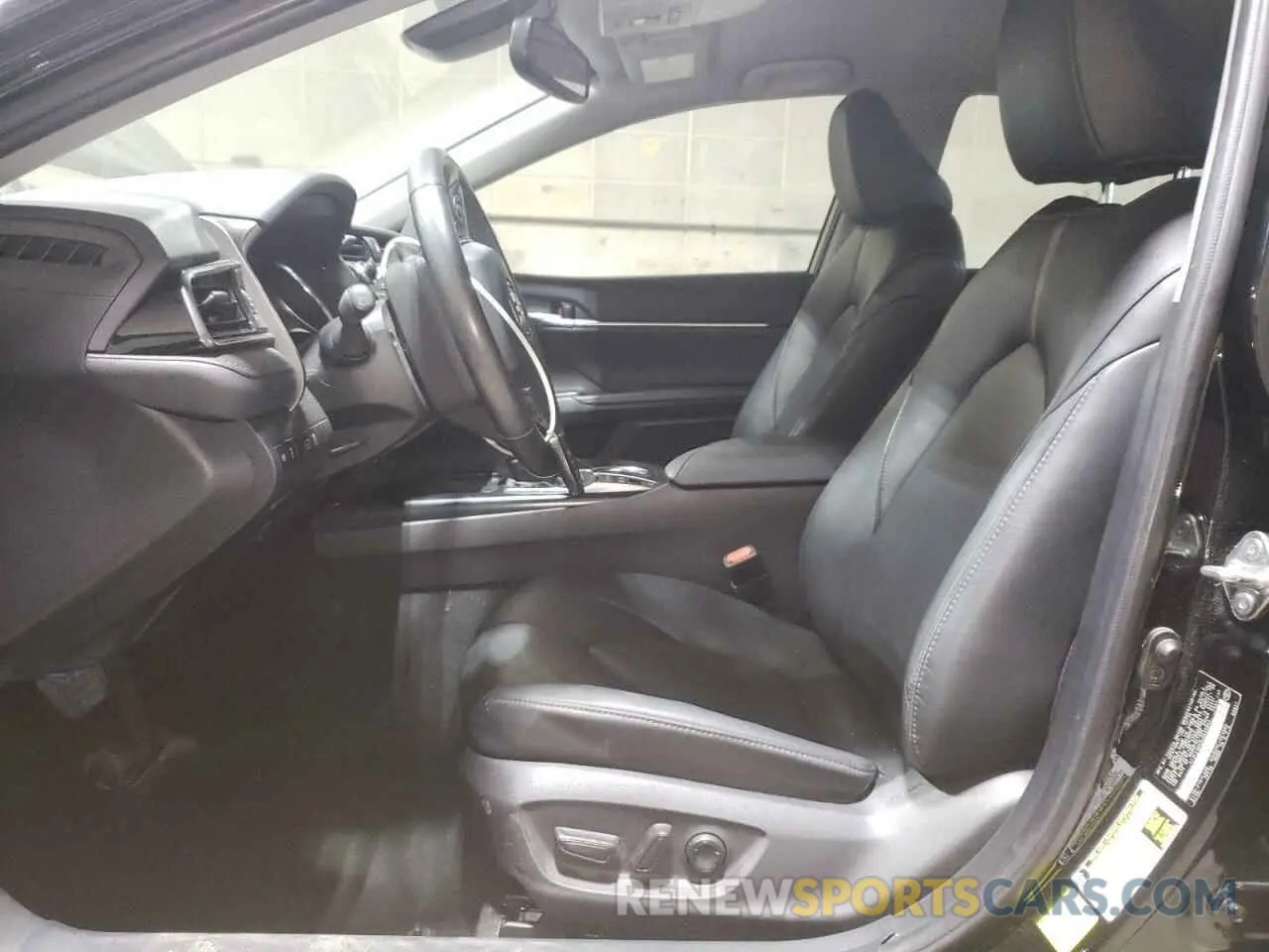 7 Photograph of a damaged car 4T1F31AK3LU525053 TOYOTA CAMRY 2020