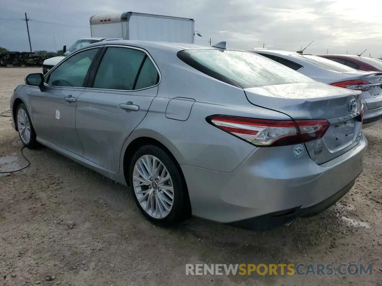2 Photograph of a damaged car 4T1F31AK3LU525134 TOYOTA CAMRY 2020