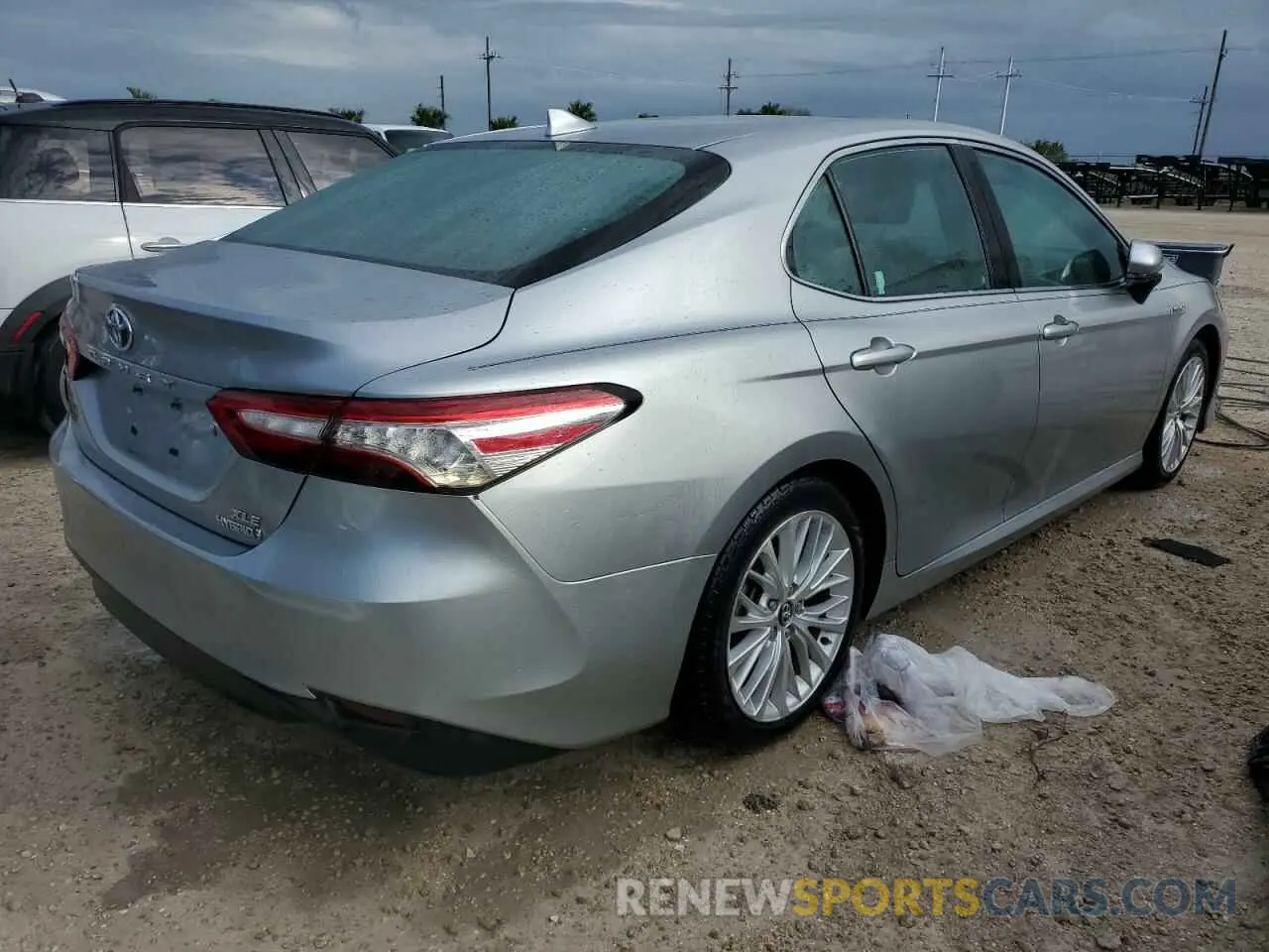 3 Photograph of a damaged car 4T1F31AK3LU525134 TOYOTA CAMRY 2020