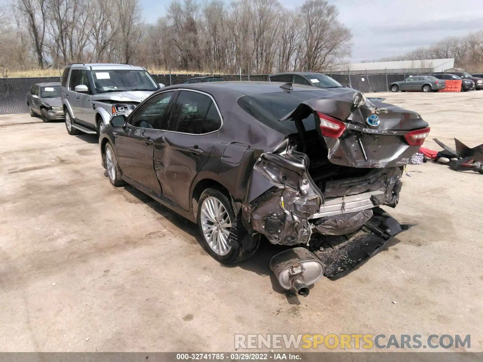 3 Photograph of a damaged car 4T1F31AK3LU525196 TOYOTA CAMRY 2020